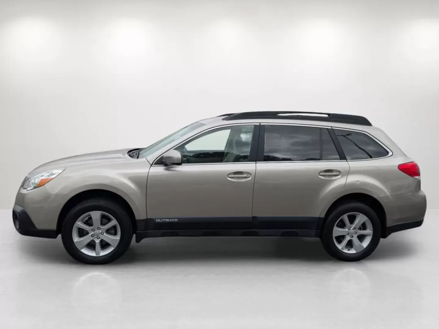 2014 /Ivory Subaru Outback 2.5i Premium (4S4BRCCC4E3) with an Other engine, located at 5115 14th Ave., Columbus, GA, 31904, (706) 323-0345, 32.511494, -84.971046 - **Embark on Your Next Adventure with the 2014 Subaru Outback 2.5i Premium at Gils Auto!**<br /> <br /> If you're searching for a reliable, versatile vehicle that's perfect for family outings, daily commuting, or weekend adventures, look no further than this stunning 2014 Subaru Outback 2.5i Premium. - Photo#7