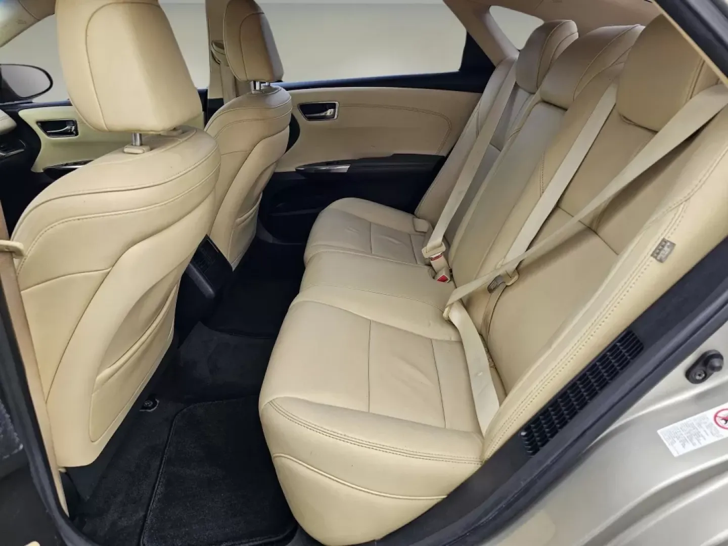 2014 Toyota Avalon Hybrid XLE Premium (4T1BD1EB0EU) with an Other engine, located at 521 Old Farm Lane Rd, Prattville, AL, 36066, (334) 325-1505, 32.482460, -86.416367 - Experience the perfect blend of luxury and efficiency with the 2014 Toyota Avalon Hybrid, available now at Gils Auto in Phenix City, AL! This stunning sedan isn't just a ride; it's an experience designed for ultimate comfort and convenience, making it an ideal choice for both daily commutes and week - Photo#14