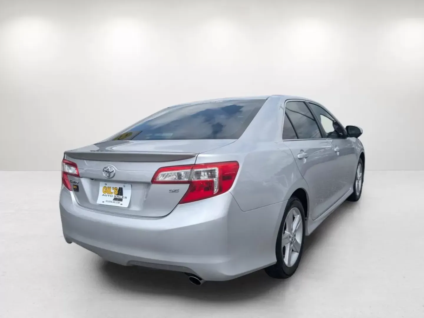 2014 Toyota Camry SE (4T1BF1FK7EU) with an Other engine, located at 3959 U.S. 80 W, Phenix City, AL, 36870, (334) 297-4885, 32.469296, -85.135185 - Looking for a reliable vehicle that offers comfort and efficiency for your daily commute or family trips? Look no further than this 2014 Toyota Camry, now available at Gils Auto in Phenix City, AL. As a trusted Buy Here Pay Here dealership, we specialize in providing second chance auto financing opt - Photo#4