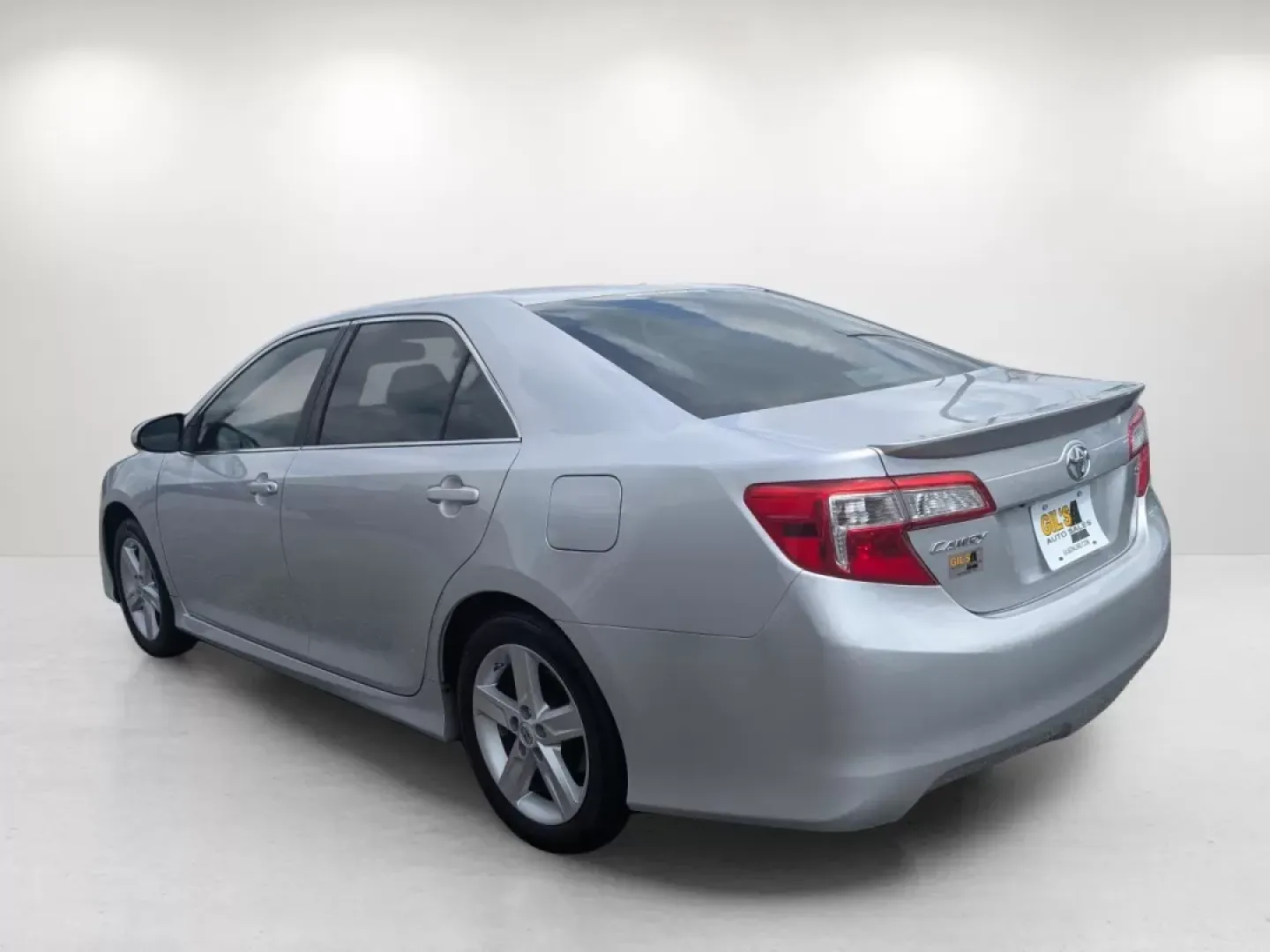 2014 Toyota Camry SE (4T1BF1FK7EU) with an Other engine, located at 3959 U.S. 80 W, Phenix City, AL, 36870, (334) 297-4885, 32.469296, -85.135185 - Looking for a reliable vehicle that offers comfort and efficiency for your daily commute or family trips? Look no further than this 2014 Toyota Camry, now available at Gils Auto in Phenix City, AL. As a trusted Buy Here Pay Here dealership, we specialize in providing second chance auto financing opt - Photo#6