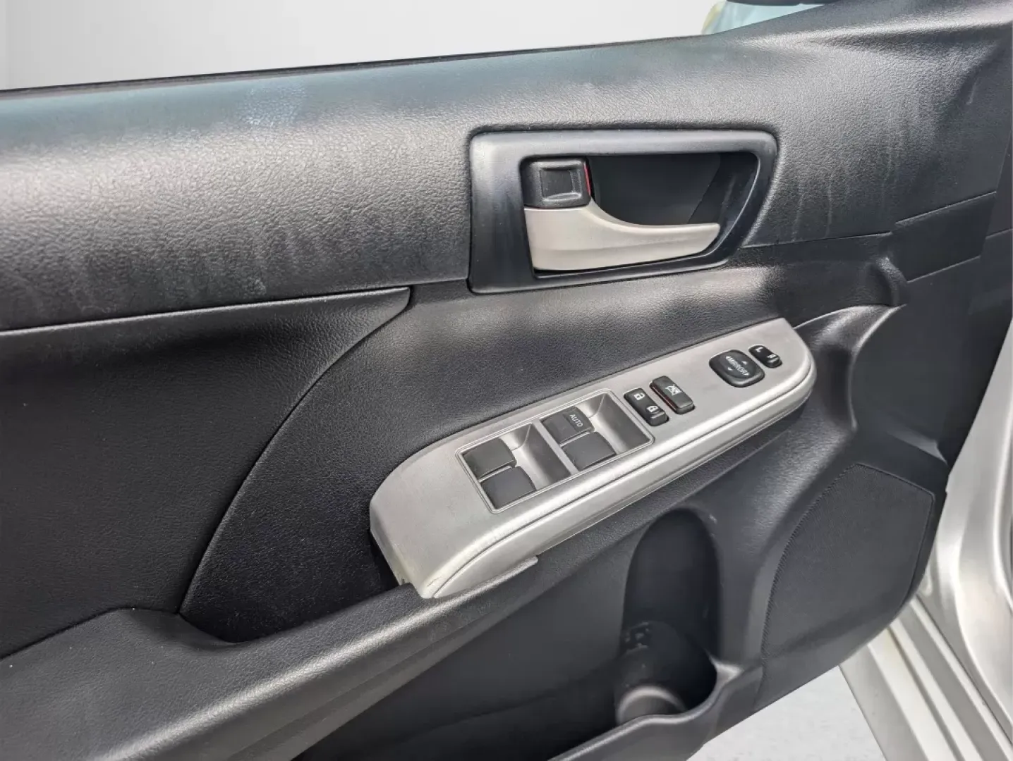 2014 Toyota Camry SE (4T1BF1FK7EU) with an Other engine, located at 3959 U.S. 80 W, Phenix City, AL, 36870, (334) 297-4885, 32.469296, -85.135185 - Looking for a reliable vehicle that offers comfort and efficiency for your daily commute or family trips? Look no further than this 2014 Toyota Camry, now available at Gils Auto in Phenix City, AL. As a trusted Buy Here Pay Here dealership, we specialize in providing second chance auto financing opt - Photo#8