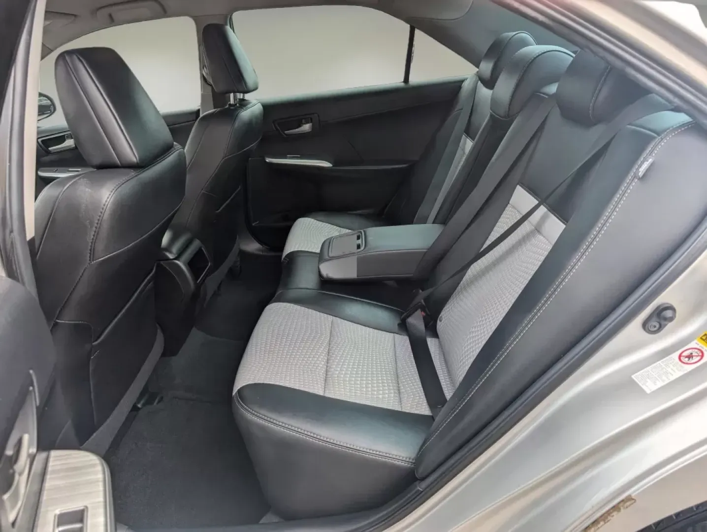 2014 Toyota Camry SE (4T1BF1FK7EU) with an Other engine, located at 3959 U.S. 80 W, Phenix City, AL, 36870, (334) 297-4885, 32.469296, -85.135185 - Looking for a reliable vehicle that offers comfort and efficiency for your daily commute or family trips? Look no further than this 2014 Toyota Camry, now available at Gils Auto in Phenix City, AL. As a trusted Buy Here Pay Here dealership, we specialize in providing second chance auto financing opt - Photo#10