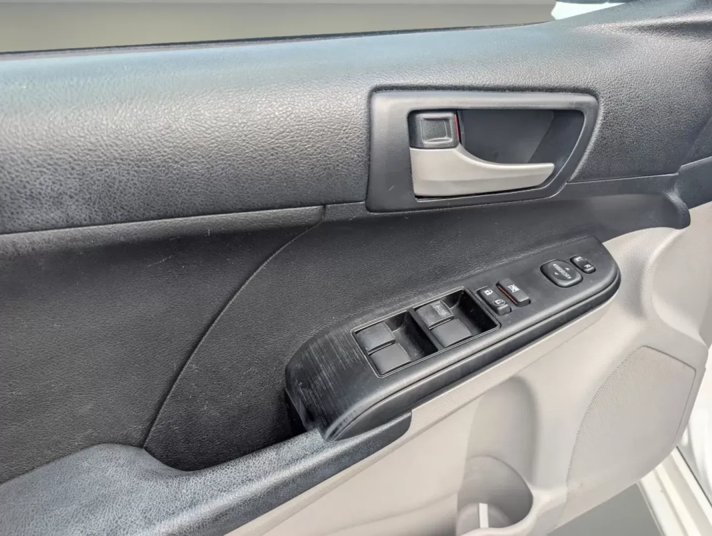 2014 Toyota Camry L (4T4BF1FK0ER) with an Other engine, located at 1430 Gateway Drive, Opelika, AL, 36801, (334) 239-0944, 32.637871, -85.409790 - **Discover Your Next Adventure with the 2014 Toyota Camry at Gils Auto - Phenix City!**<br /> <br /> Are you ready to elevate your daily commute or family road trips? The 2014 Toyota Camry is the perfect companion for anyone seeking comfort, reliability, and modern technology. Whether you're navigat - Photo#8