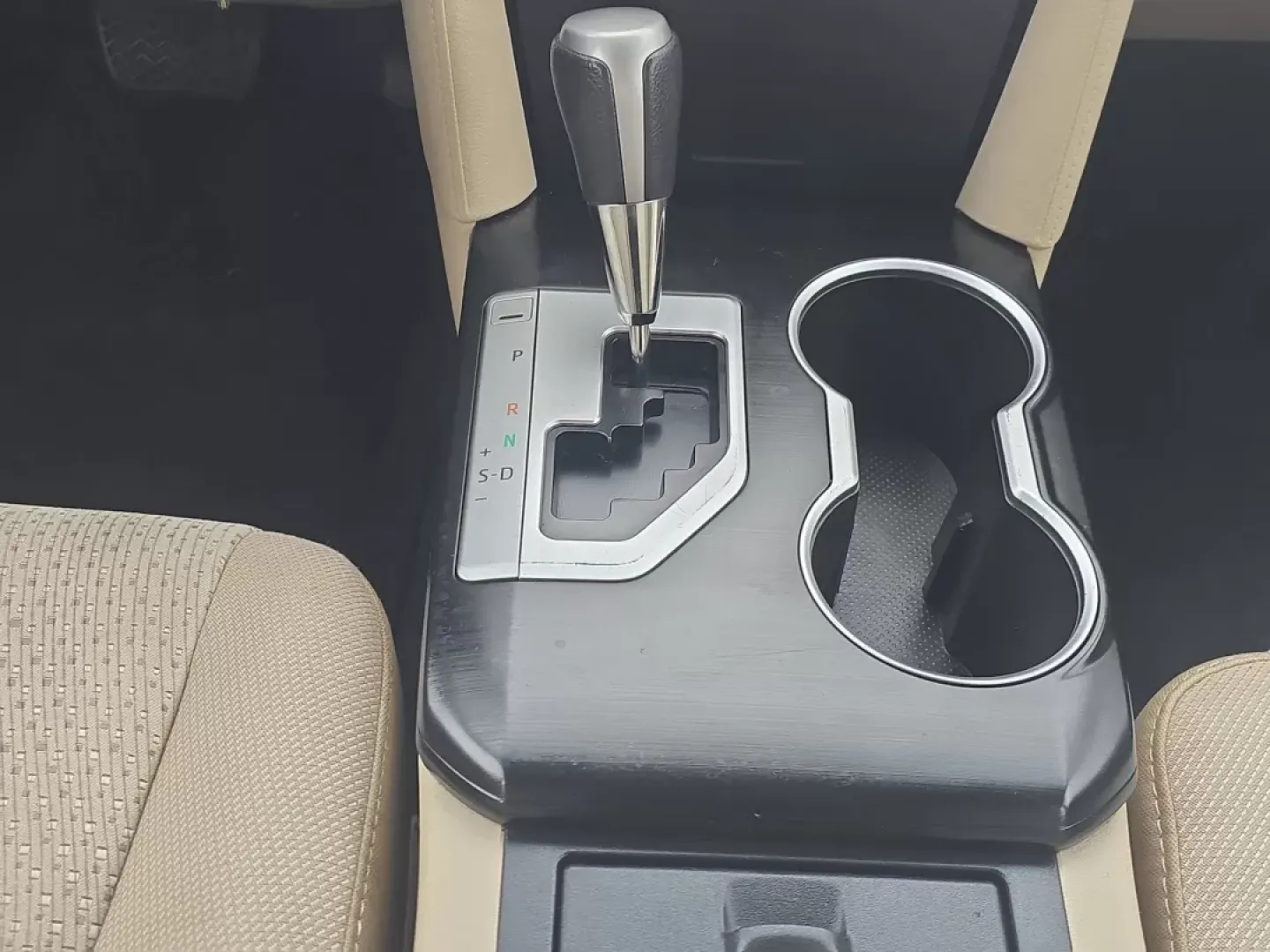 2014 Toyota Camry LE (4T1BF1FK3EU) with an Other engine, located at 5115 14th Ave., Columbus, GA, 31904, (706) 323-0345, 32.511494, -84.971046 - **Unleash Your Drive with This 2014 Toyota Camry Perfect for Your Daily Commute!**<br /> <br /> Are you in search of a reliable and stylish vehicle that fits seamlessly into your everyday life? Look no further than this striking 2014 Toyota Camry, designed for commuters and weekend adventurers alik - Photo#12