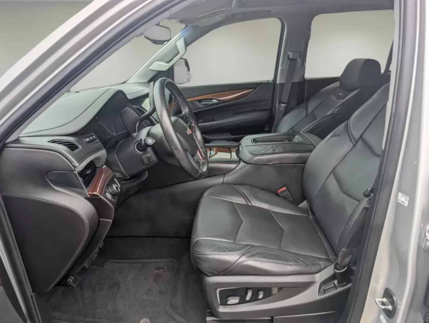 2015 /Jet Black Cadillac Escalade Luxury (1GYS3MKJ8FR) with an Other engine, located at 1430 Gateway Drive, Opelika, AL, 36801, (334) 239-0944, 32.637871, -85.409790 - **Elevate Your Lifestyle with the 2015 Cadillac Escalade Luxury Edition Perfect for Families and Adventurers Alike!**<br /> <br /> Discover the perfect blend of luxury, space, and power with the stunning 2015 Cadillac Escalade, now available at Gils Auto, your premier Buy Here Pay Here dealership l - Photo#12