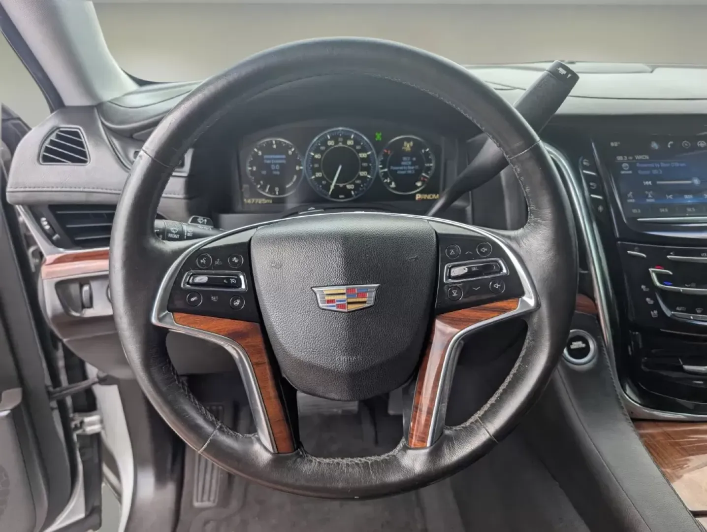 2015 /Jet Black Cadillac Escalade Luxury (1GYS3MKJ8FR) with an Other engine, located at 1430 Gateway Drive, Opelika, AL, 36801, (334) 239-0944, 32.637871, -85.409790 - **Elevate Your Lifestyle with the 2015 Cadillac Escalade Luxury Edition Perfect for Families and Adventurers Alike!**<br /> <br /> Discover the perfect blend of luxury, space, and power with the stunning 2015 Cadillac Escalade, now available at Gils Auto, your premier Buy Here Pay Here dealership l - Photo#13