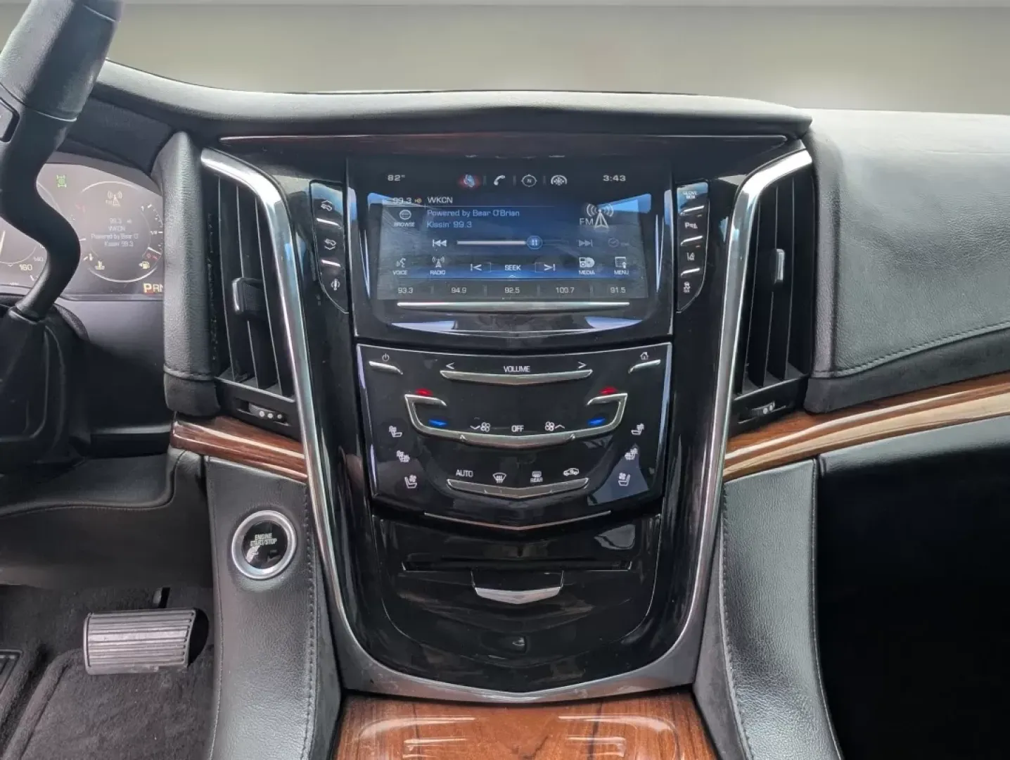 2015 /Jet Black Cadillac Escalade Luxury (1GYS3MKJ8FR) with an Other engine, located at 1430 Gateway Drive, Opelika, AL, 36801, (334) 239-0944, 32.637871, -85.409790 - **Elevate Your Lifestyle with the 2015 Cadillac Escalade Luxury Edition Perfect for Families and Adventurers Alike!**<br /> <br /> Discover the perfect blend of luxury, space, and power with the stunning 2015 Cadillac Escalade, now available at Gils Auto, your premier Buy Here Pay Here dealership l - Photo#15