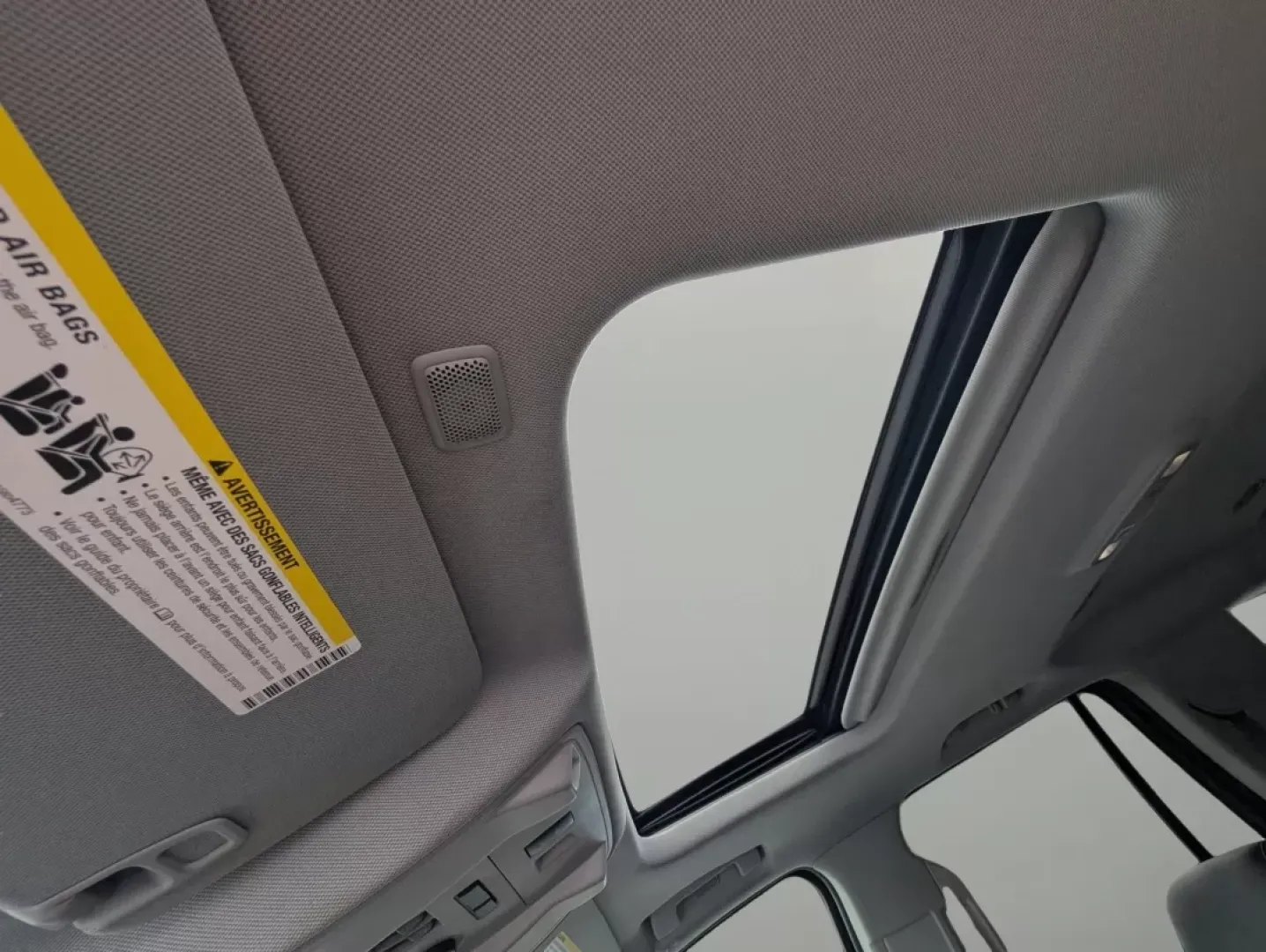 2015 /Jet Black Cadillac Escalade Luxury (1GYS3MKJ8FR) with an Other engine, located at 1430 Gateway Drive, Opelika, AL, 36801, (334) 239-0944, 32.637871, -85.409790 - **Elevate Your Lifestyle with the 2015 Cadillac Escalade Luxury Edition Perfect for Families and Adventurers Alike!**<br /> <br /> Discover the perfect blend of luxury, space, and power with the stunning 2015 Cadillac Escalade, now available at Gils Auto, your premier Buy Here Pay Here dealership l - Photo#16