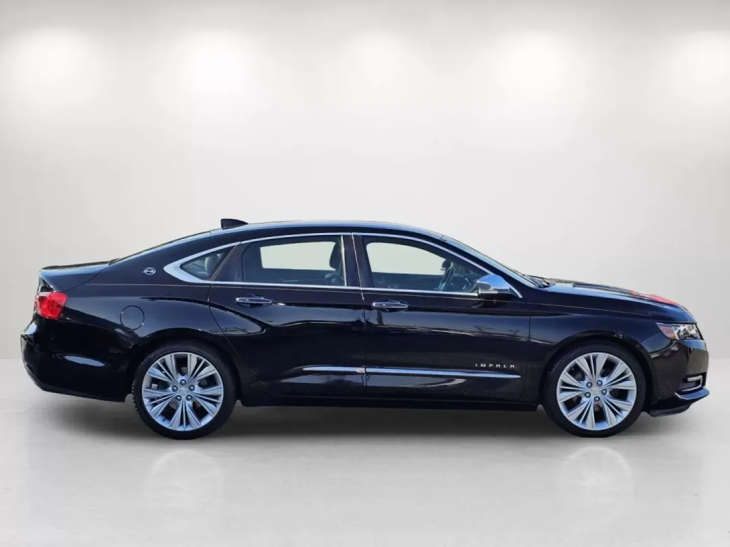 2015 /Jet Black Chevrolet Impala LTZ (2G1165S30F9) with an Other engine, located at 3959 U.S. 80 W, Phenix City, AL, 36870, (334) 297-4885, 32.469296, -85.135185 - **Unleash Your Everyday Adventures with the 2015 Chevrolet Impala LTZ at Gils Auto!**<br /> <br /> Are you looking for a vehicle that combines luxury, comfort, and practicality? Whether you're commuting to work, running errands around Phenix City, or embarking on a weekend road trip, the 2015 Chevro - Photo#3