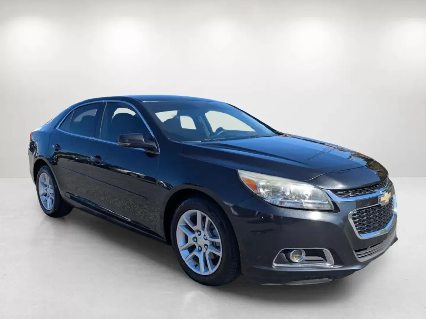 2015 /Jet Black/Titanium Chevrolet Malibu LT (1G11C5SL1FF) with an Other engine, located at 5115 14th Ave., Columbus, GA, 31904, (706) 323-0345, 32.511494, -84.971046 - **Experience a New Level of Driving with the 2015 Chevrolet Malibu LT from Gils Auto - Phenix City #2!**<br /> <br /> Are you in the market for a reliable and stylish sedan that can accommodate your busy lifestyle? Look no further than this impressive 2015 Chevrolet Malibu LT, available now at Gils - Photo#2