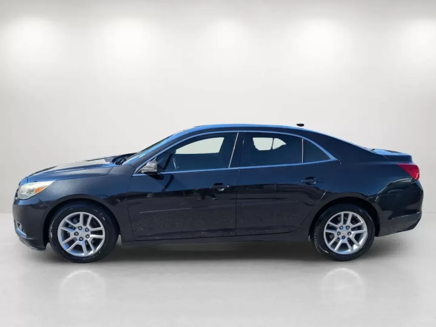 2015 /Jet Black/Titanium Chevrolet Malibu LT (1G11C5SL1FF) with an Other engine, located at 5115 14th Ave., Columbus, GA, 31904, (706) 323-0345, 32.511494, -84.971046 - **Experience a New Level of Driving with the 2015 Chevrolet Malibu LT from Gils Auto - Phenix City #2!**<br /> <br /> Are you in the market for a reliable and stylish sedan that can accommodate your busy lifestyle? Look no further than this impressive 2015 Chevrolet Malibu LT, available now at Gils - Photo#7