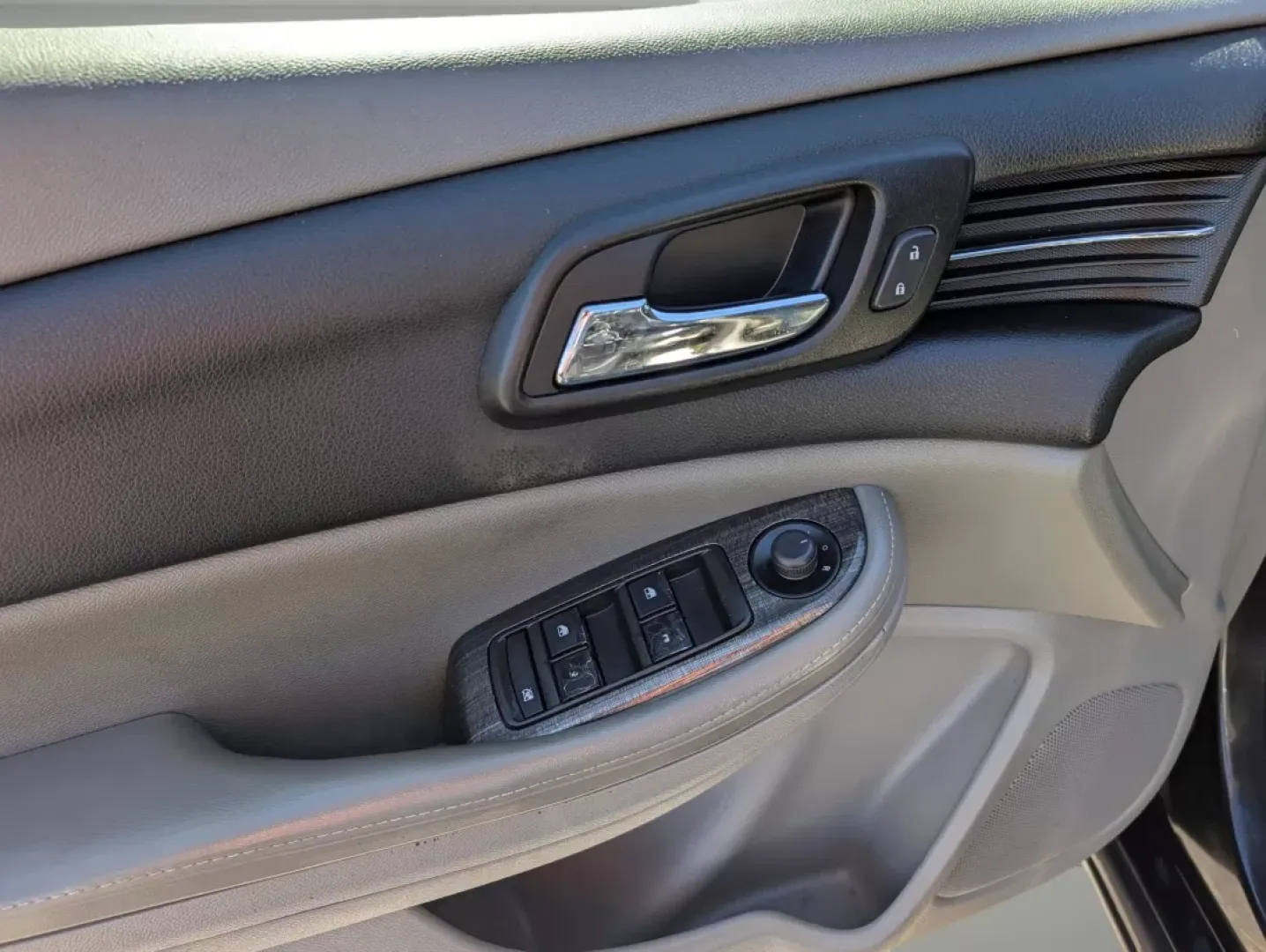 2015 /Jet Black/Titanium Chevrolet Malibu LT (1G11C5SL1FF) with an Other engine, located at 5115 14th Ave., Columbus, GA, 31904, (706) 323-0345, 32.511494, -84.971046 - **Experience a New Level of Driving with the 2015 Chevrolet Malibu LT from Gils Auto - Phenix City #2!**<br /> <br /> Are you in the market for a reliable and stylish sedan that can accommodate your busy lifestyle? Look no further than this impressive 2015 Chevrolet Malibu LT, available now at Gils - Photo#8