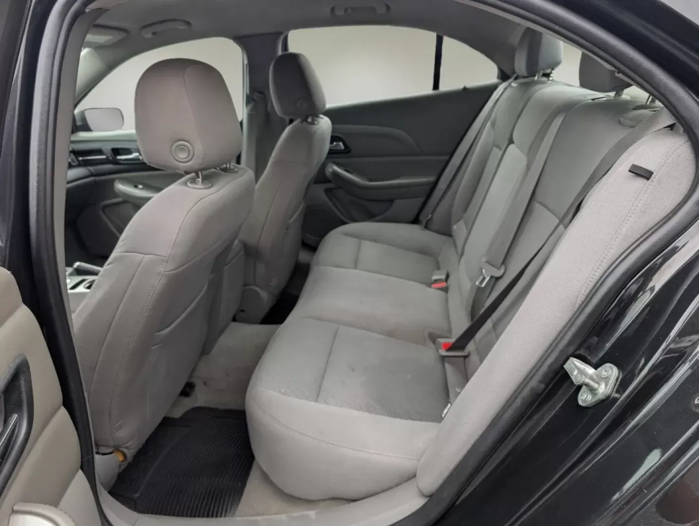 2015 Black Granite Metallic /Jet Black/Titanium Chevrolet Malibu LS (1G11B5SL8FF) with an Other engine, located at 1430 Gateway Drive, Opelika, AL, 36801, (334) 239-0944, 32.637871, -85.409790 - 2015 Chevrolet Malibu LS - Photo#10