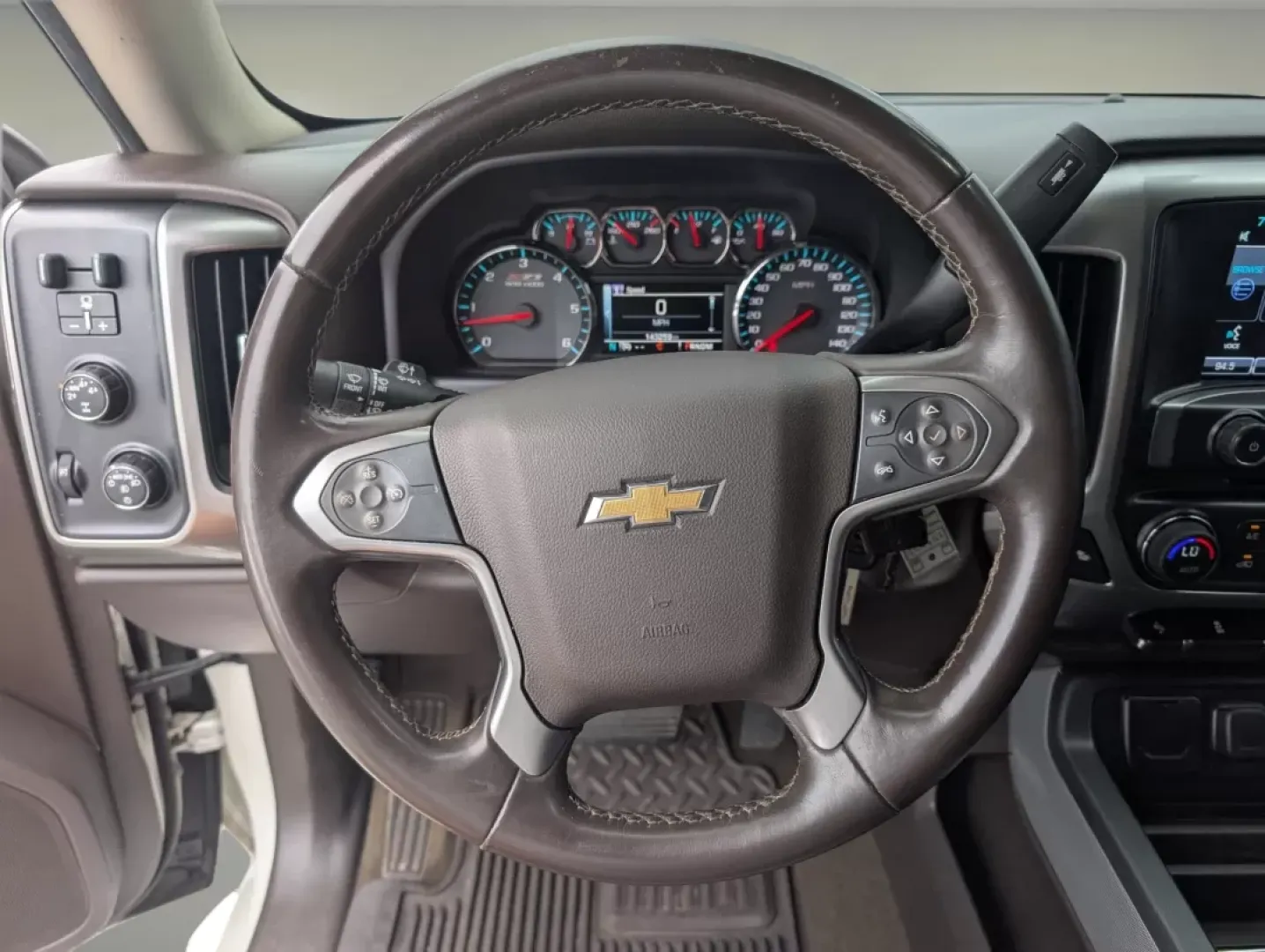 2015 /Cocoa/Dune Chevrolet Silverado 1500 LT (3GCUKRECXFG) with an Other engine, located at 1430 Gateway Drive, Opelika, AL, 36801, (334) 239-0944, 32.637871, -85.409790 - 2015 Chevrolet Silverado 1500 LT - Photo#15