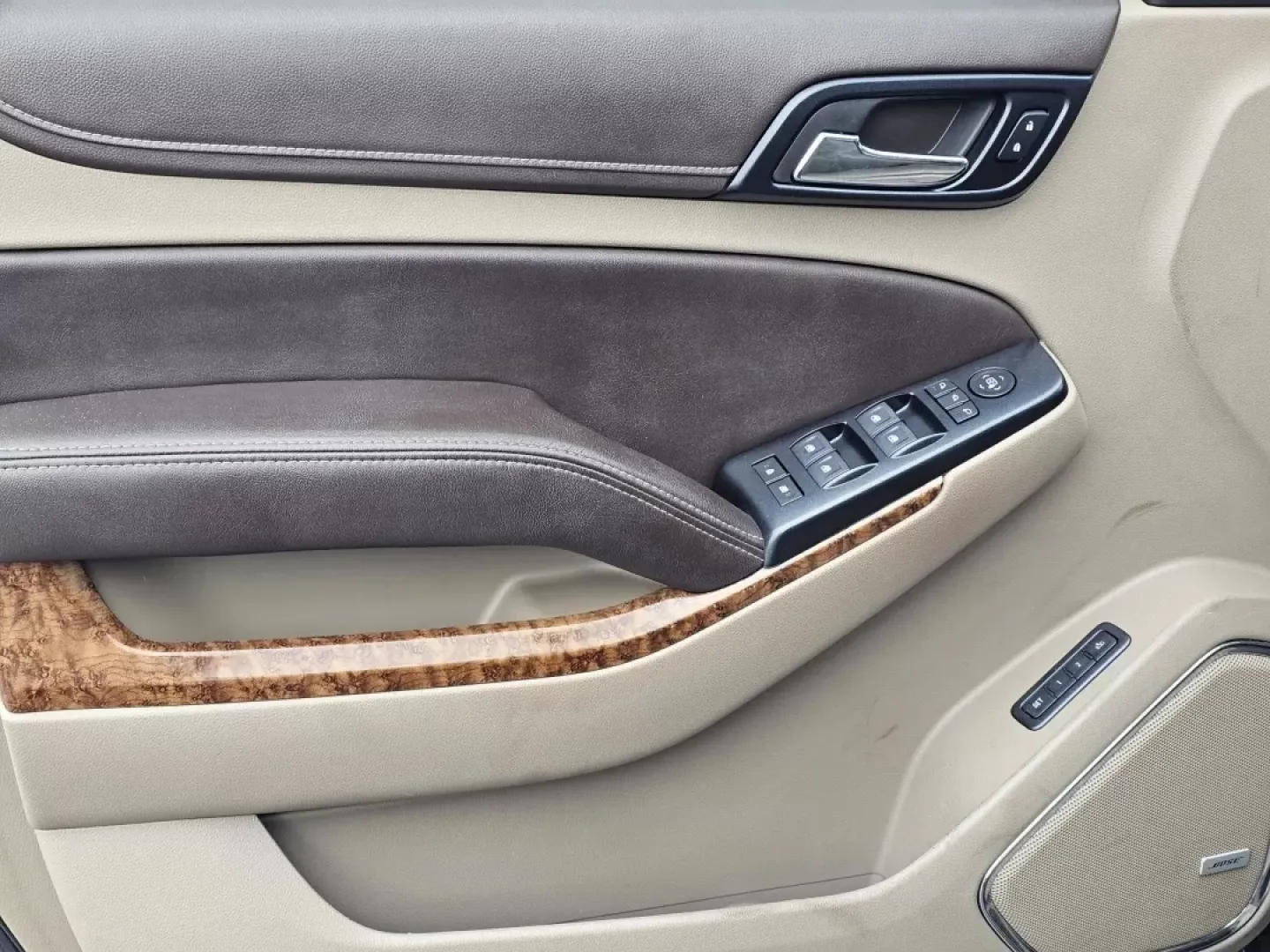 2015 /Cocoa/Dune Chevrolet Suburban LTZ (1GNSCKKC5FR) with an Other engine, located at 1430 Gateway Drive, Opelika, AL, 36801, (334) 239-0944, 32.637871, -85.409790 - Are you ready to elevate your family adventures or daily commutes with a vehicle that combines luxury, space, and reliability? Look no further than this stunning 2015 Chevrolet Suburban LTZ, available now at Gils Auto in Phenix City, AL. This spacious SUV is perfect for growing families, weekend war - Photo#8