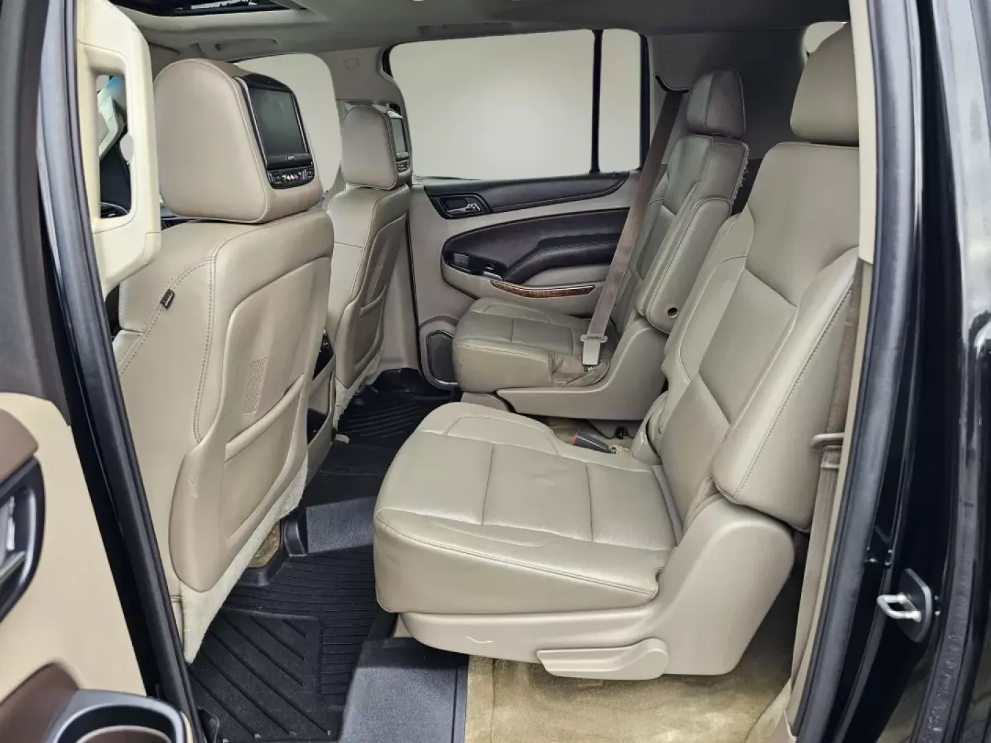 2015 /Cocoa/Dune Chevrolet Suburban LTZ (1GNSCKKC5FR) with an Other engine, located at 1430 Gateway Drive, Opelika, AL, 36801, (334) 239-0944, 32.637871, -85.409790 - Are you ready to elevate your family adventures or daily commutes with a vehicle that combines luxury, space, and reliability? Look no further than this stunning 2015 Chevrolet Suburban LTZ, available now at Gils Auto in Phenix City, AL. This spacious SUV is perfect for growing families, weekend war - Photo#13