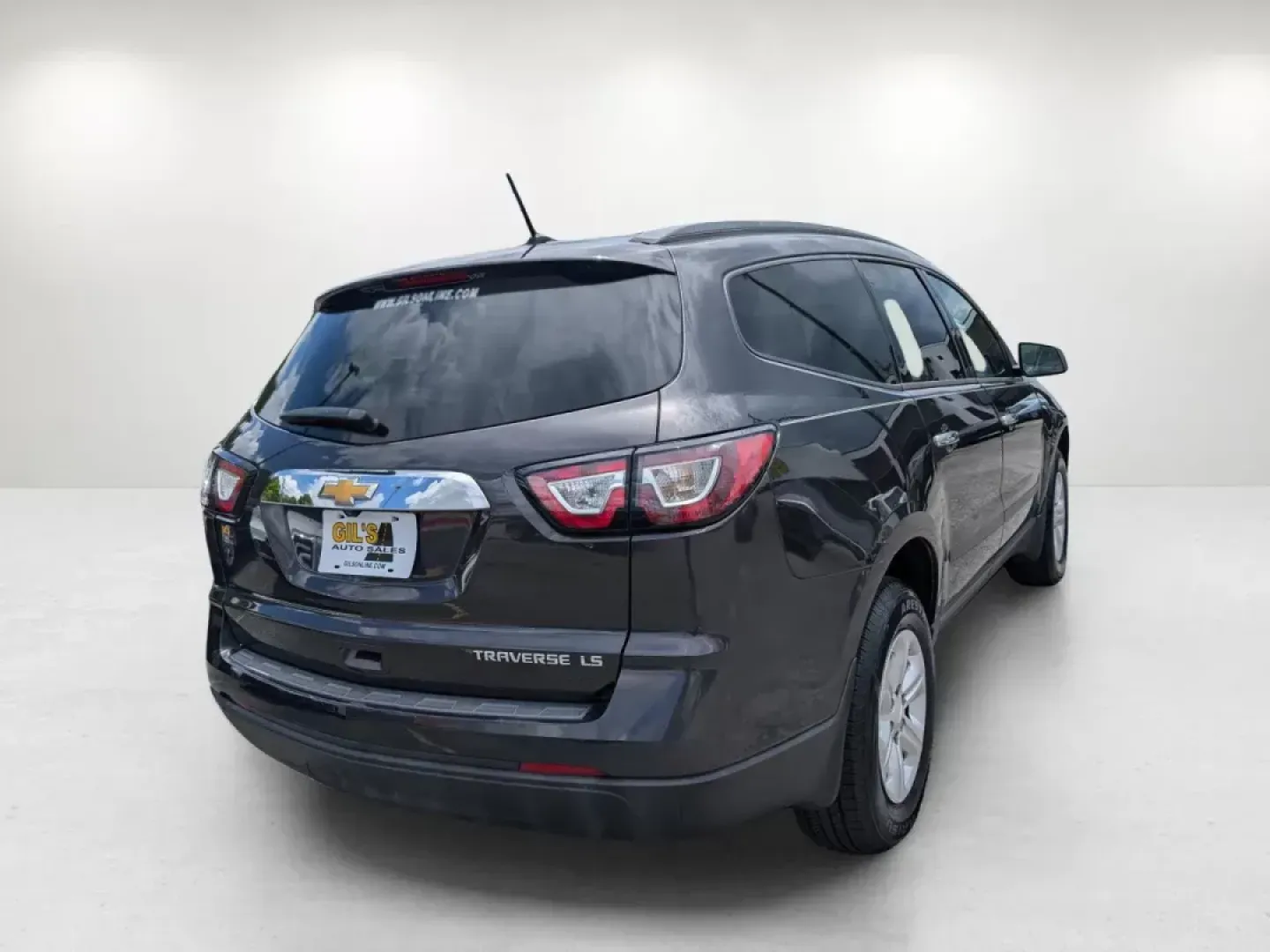 2015 /Dark Titanium/Light Titanium Chevrolet Traverse LS (1GNKRFKD6FJ) with an Other engine, located at 521 Old Farm Lane Rd, Prattville, AL, 36066, (334) 325-1505, 32.482460, -86.416367 - Experience the ultimate family road trips or weekend adventures with the 2015 Chevrolet Traverse LS, now available at Gils Auto in Prattville, AL. This spacious SUV is designed to accommodate your growing family, providing comfort and convenience without breaking the bank. With an impressive eight-p - Photo#4