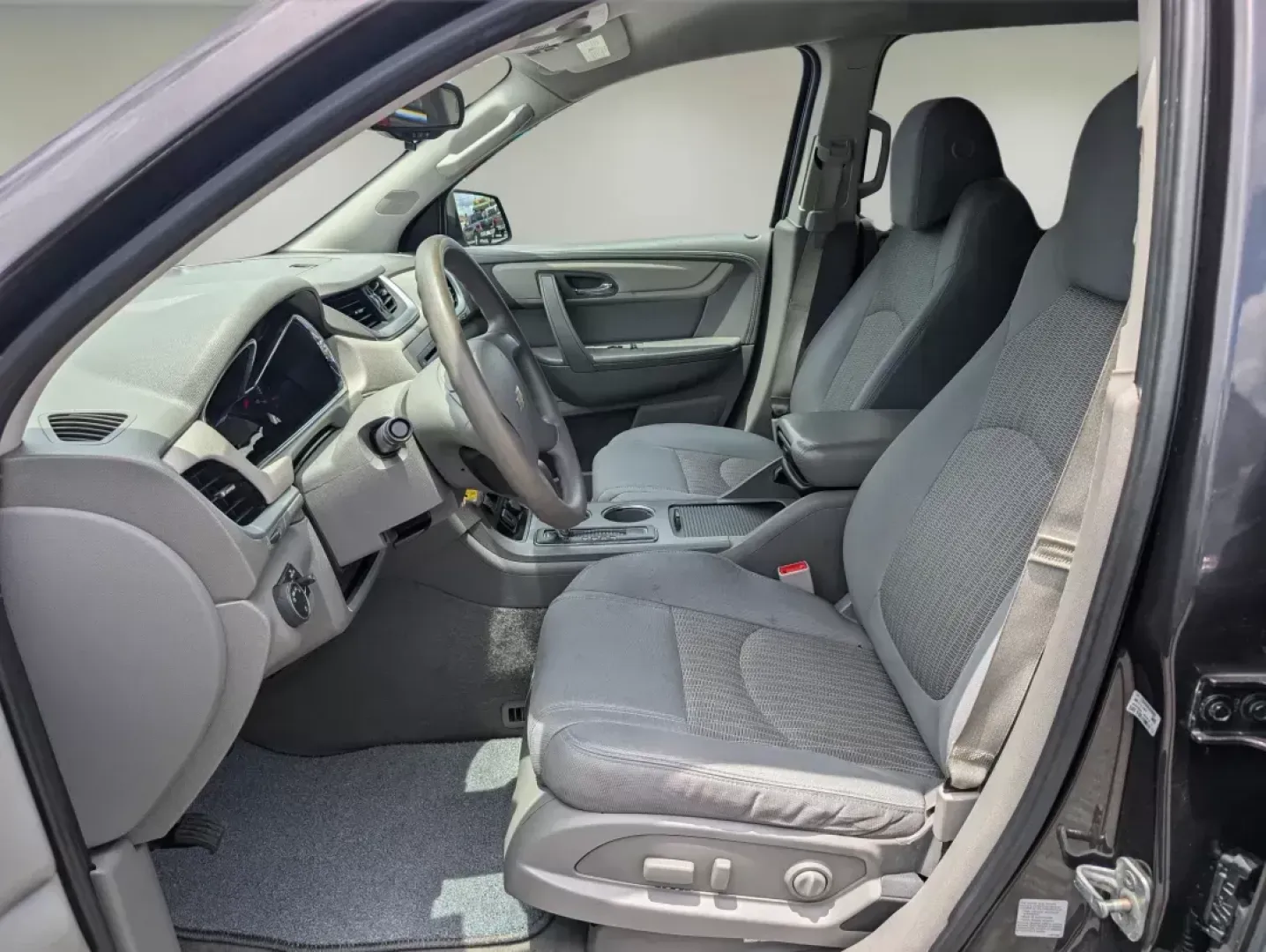 2015 /Dark Titanium/Light Titanium Chevrolet Traverse LS (1GNKRFKD6FJ) with an Other engine, located at 521 Old Farm Lane Rd, Prattville, AL, 36066, (334) 325-1505, 32.482460, -86.416367 - Experience the ultimate family road trips or weekend adventures with the 2015 Chevrolet Traverse LS, now available at Gils Auto in Prattville, AL. This spacious SUV is designed to accommodate your growing family, providing comfort and convenience without breaking the bank. With an impressive eight-p - Photo#9