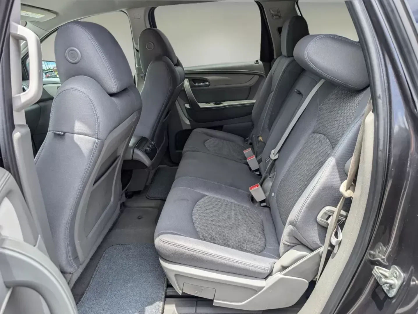 2015 /Dark Titanium/Light Titanium Chevrolet Traverse LS (1GNKRFKD6FJ) with an Other engine, located at 521 Old Farm Lane Rd, Prattville, AL, 36066, (334) 325-1505, 32.482460, -86.416367 - Experience the ultimate family road trips or weekend adventures with the 2015 Chevrolet Traverse LS, now available at Gils Auto in Prattville, AL. This spacious SUV is designed to accommodate your growing family, providing comfort and convenience without breaking the bank. With an impressive eight-p - Photo#10