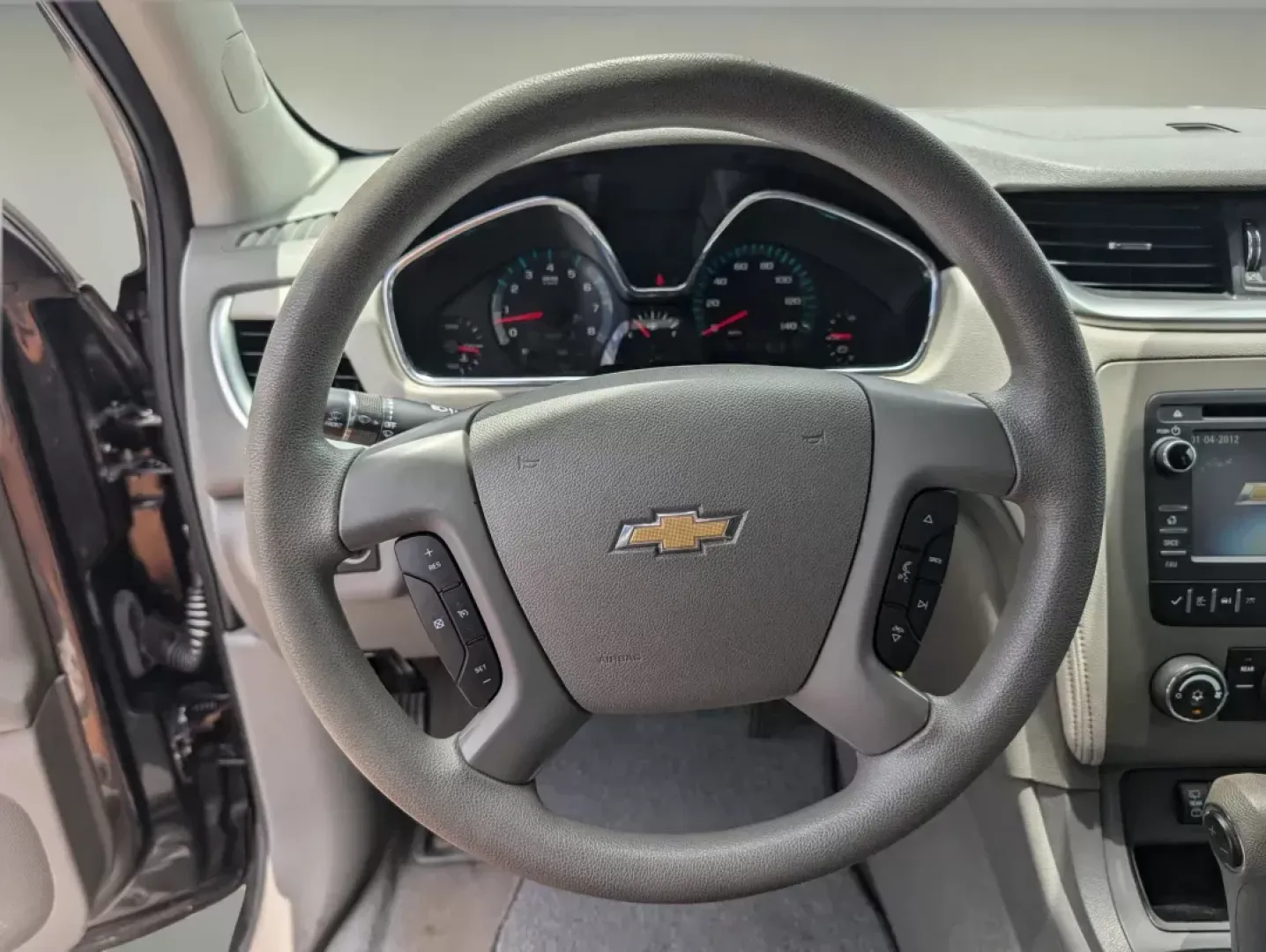 2015 /Dark Titanium/Light Titanium Chevrolet Traverse LS (1GNKRFKD6FJ) with an Other engine, located at 521 Old Farm Lane Rd, Prattville, AL, 36066, (334) 325-1505, 32.482460, -86.416367 - Experience the ultimate family road trips or weekend adventures with the 2015 Chevrolet Traverse LS, now available at Gils Auto in Prattville, AL. This spacious SUV is designed to accommodate your growing family, providing comfort and convenience without breaking the bank. With an impressive eight-p - Photo#15