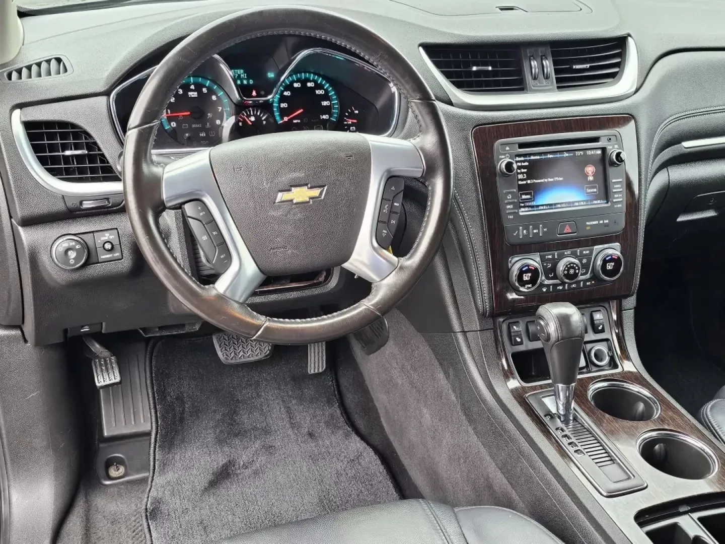 2015 /Ebony Chevrolet Traverse LT (1GNKRHKDXFJ) with an Other engine, located at 5115 14th Ave., Columbus, GA, 31904, (706) 323-0345, 32.511494, -84.971046 - **Elevate Your Family Adventures with the 2015 Chevrolet Traverse LT at Gils Auto!**<br /> <br /> Are you searching for the perfect family SUV that combines space, comfort, and the latest technology? Look no further than this 2015 Chevrolet Traverse LT, now available at Gils Auto in Phenix City, AL. - Photo#17