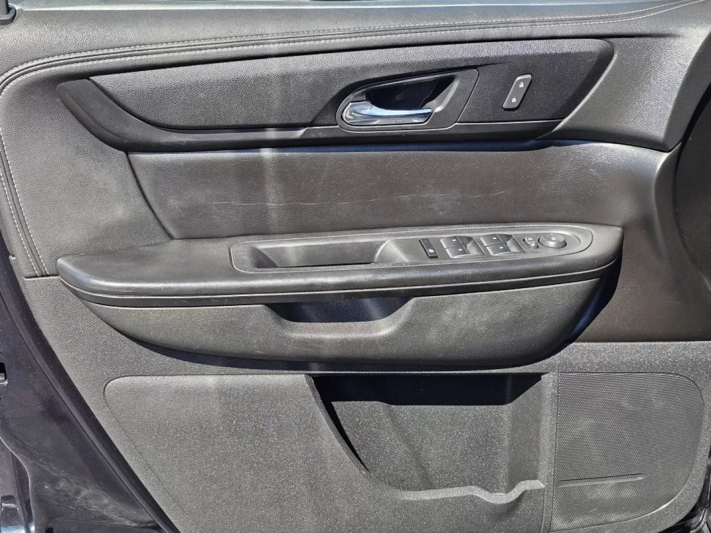 2015 /Ebony GMC Acadia SLE (1GKKVPKD4FJ) with an Other engine, located at 804 22nd Ave, Phenix City, AL, 36870, (334) 297-1860, 32.484749, -85.024475 - **Discover Adventure with the 2015 GMC Acadia at Gils Auto - Your Family's Next SUV!**<br /> <br /> Are you in search of the perfect vehicle for family road trips or weekend adventures? Look no further! The 2015 GMC Acadia, available at Gils Auto in Phenix City, AL, offers a spacious, comfortable ri - Photo#8