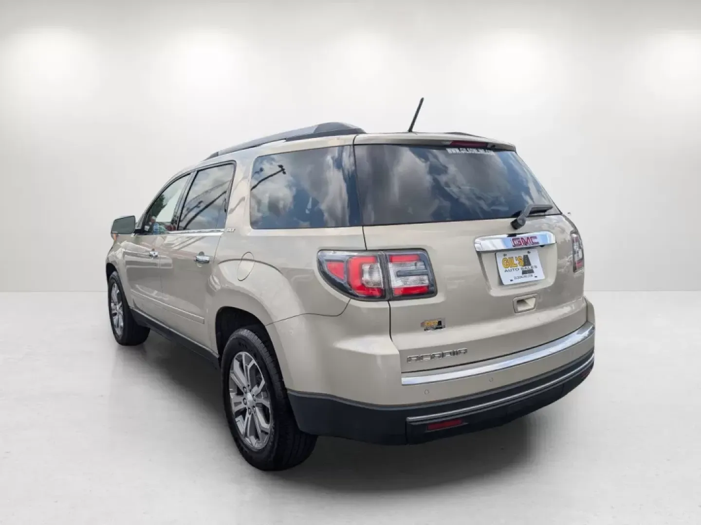 2015 /Ebony GMC Acadia SLT (1GKKRRKDXFJ) with an Other engine, located at 3959 U.S. 80 W, Phenix City, AL, 36870, (334) 297-4885, 32.469296, -85.135185 - **Elevate Your Family Adventures with This 2015 GMC Acadia SLT!**<br /> <br /> Are you tired of cramped car rides on family road trips? Do you need a vehicle that not only fits your growing family but also comes loaded with features for entertainment and comfort? Look no further! Gils Auto in Phenix - Photo#7