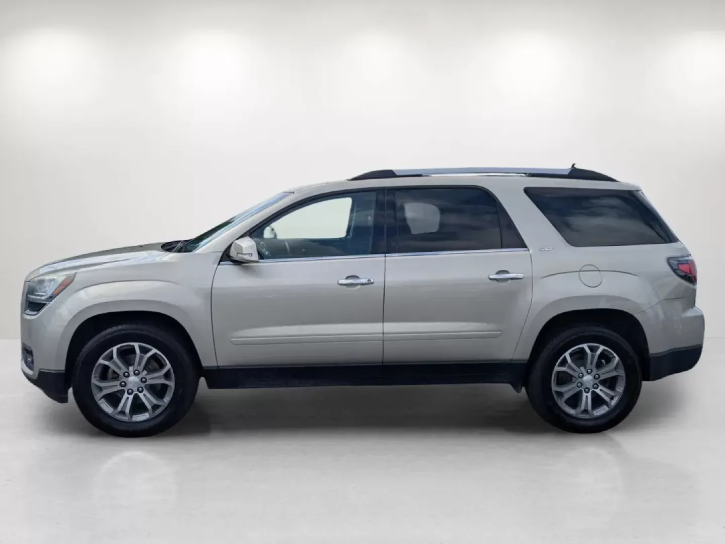 2015 /Ebony GMC Acadia SLT (1GKKRRKDXFJ) with an Other engine, located at 3959 U.S. 80 W, Phenix City, AL, 36870, (334) 297-4885, 32.469296, -85.135185 - **Elevate Your Family Adventures with This 2015 GMC Acadia SLT!**<br /> <br /> Are you tired of cramped car rides on family road trips? Do you need a vehicle that not only fits your growing family but also comes loaded with features for entertainment and comfort? Look no further! Gils Auto in Phenix - Photo#8