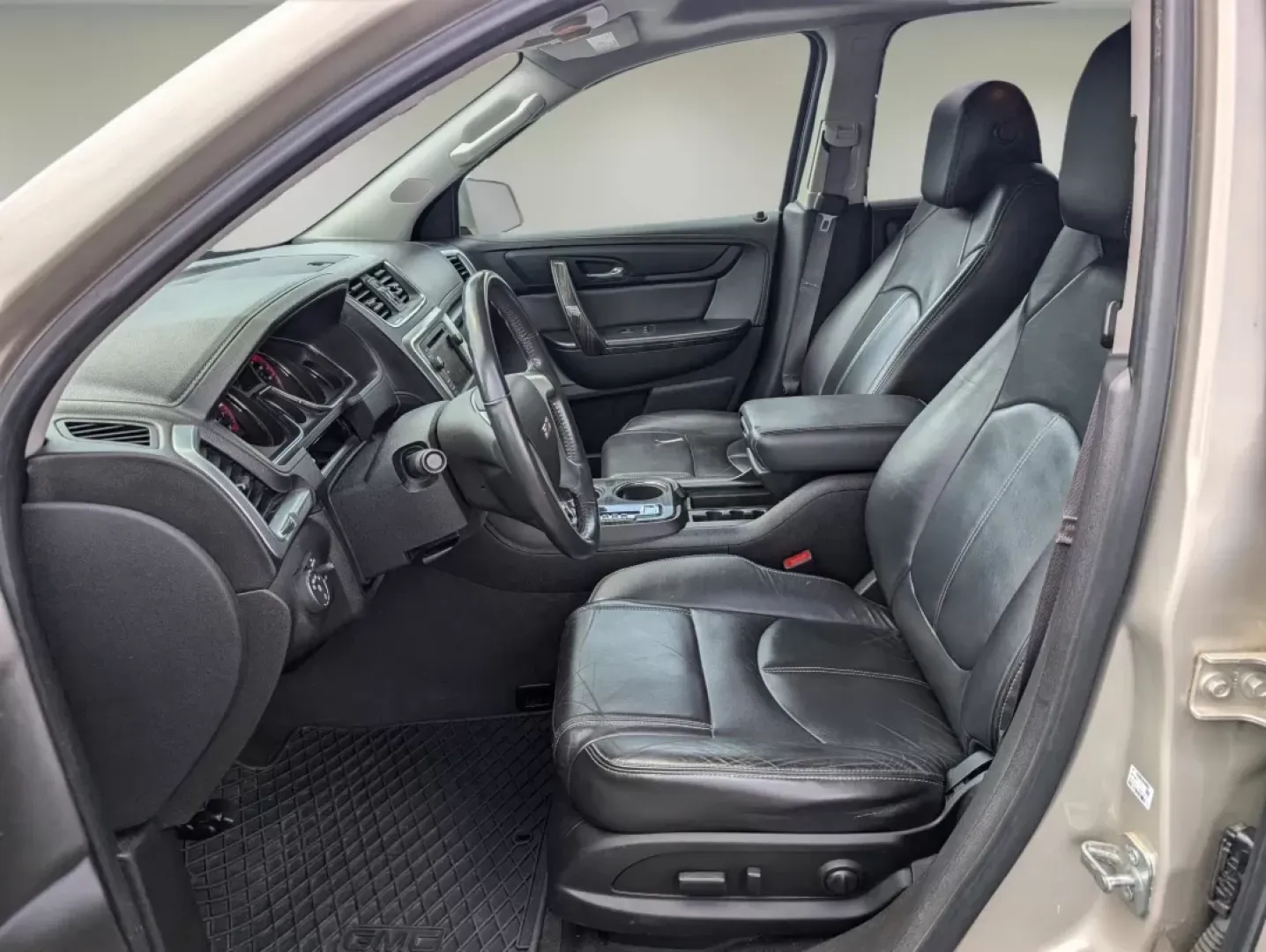 2015 /Ebony GMC Acadia SLT (1GKKRRKDXFJ) with an Other engine, located at 3959 U.S. 80 W, Phenix City, AL, 36870, (334) 297-4885, 32.469296, -85.135185 - **Elevate Your Family Adventures with This 2015 GMC Acadia SLT!**<br /> <br /> Are you tired of cramped car rides on family road trips? Do you need a vehicle that not only fits your growing family but also comes loaded with features for entertainment and comfort? Look no further! Gils Auto in Phenix - Photo#10