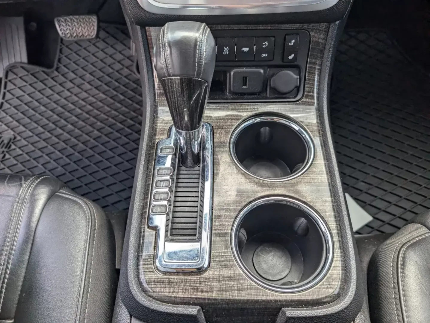 2015 /Ebony GMC Acadia SLT (1GKKRRKDXFJ) with an Other engine, located at 3959 U.S. 80 W, Phenix City, AL, 36870, (334) 297-4885, 32.469296, -85.135185 - **Elevate Your Family Adventures with This 2015 GMC Acadia SLT!**<br /> <br /> Are you tired of cramped car rides on family road trips? Do you need a vehicle that not only fits your growing family but also comes loaded with features for entertainment and comfort? Look no further! Gils Auto in Phenix - Photo#14