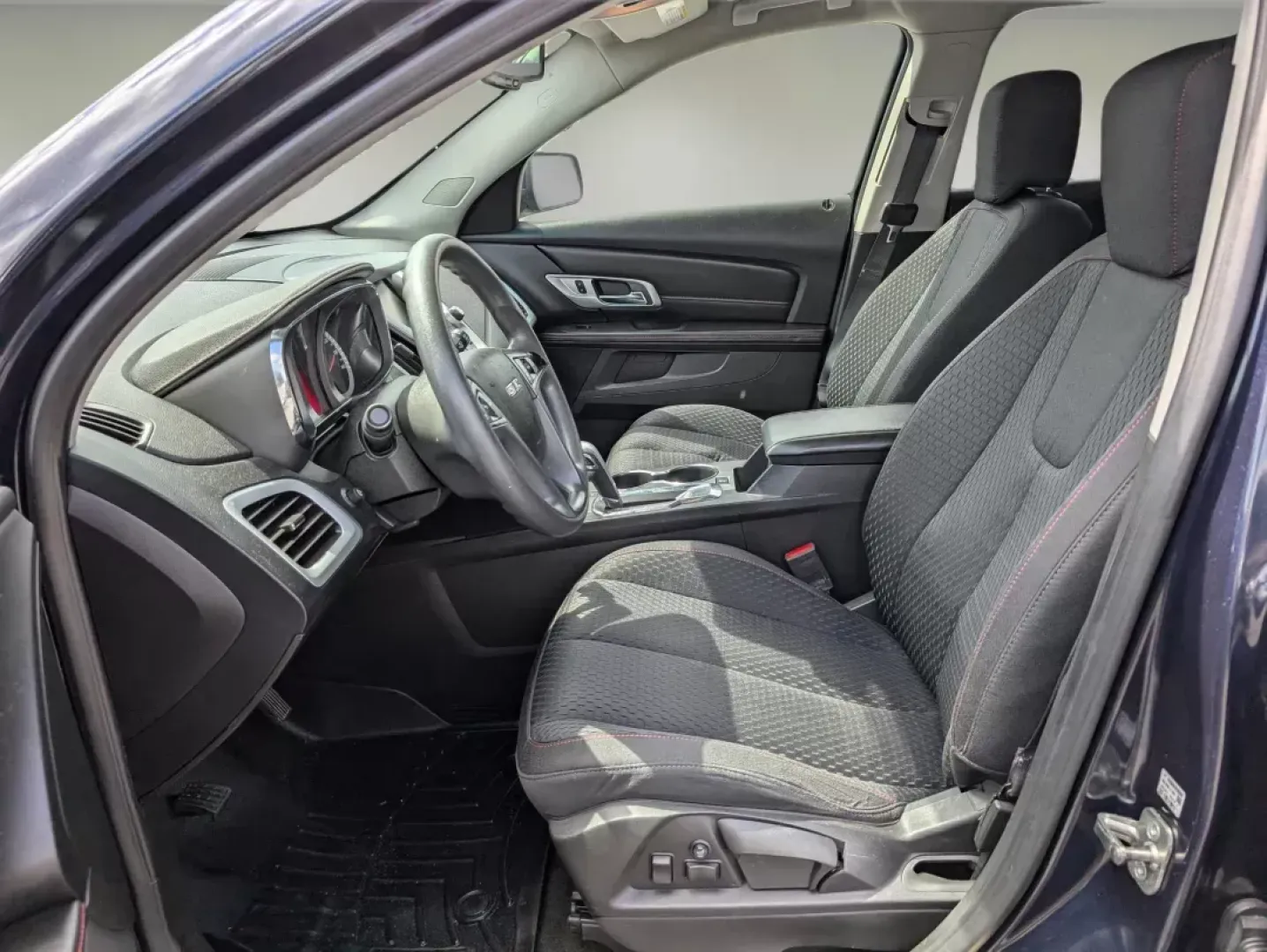 2015 /Jet Black GMC Terrain SLE (2GKALMEK7F6) with an Gas/Ethanol I4 2.4L/145 engine, 6-Speed Automatic transmission, located at 3959 U.S. 80 W, Phenix City, AL, 36870, (334) 297-4885, 32.469296, -85.135185 - 2015 GMC Terrain SLE - Photo#10