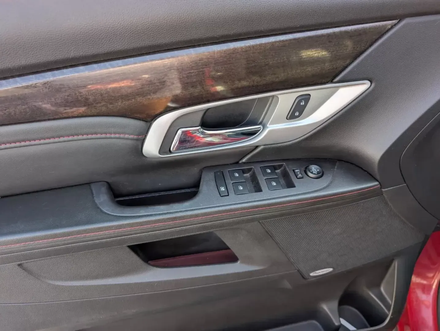 2015 /Jet Black GMC Terrain Denali (2GKFLZE30F6) with an Other engine, located at 3959 U.S. 80 W, Phenix City, AL, 36870, (334) 297-4885, 32.469296, -85.135185 - **Adventure Awaits with the 2015 GMC Terrain Denali at Gils Auto!**<br /> <br /> Are you ready to elevate your driving experience? Whether you're a growing family in need of a spacious and comfortable SUV, a commuter looking for a reliable vehicle, or an adventurer ready to hit the open road, the 20 - Photo#8