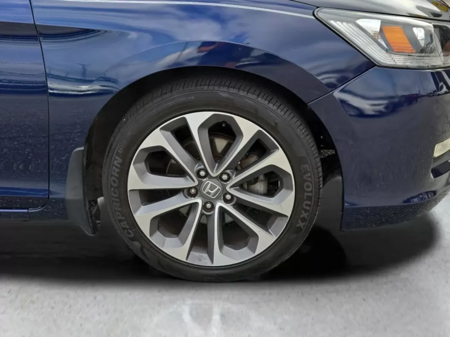 2015 Honda Accord Sedan Sport (1HGCR2F52FA) with an Other engine, located at 3959 U.S. 80 W, Phenix City, AL, 36870, (334) 297-4885, 32.469296, -85.135185 - Discover the perfect blend of style, comfort, and dependability with this 2015 Honda Accord Sedan, now available at Gils Auto in Phenix City, AL. Whether you're a commuter seeking a reliable daily driver or a growing family in need of a spacious vehicle, this car is designed to meet your every need. - Photo#3