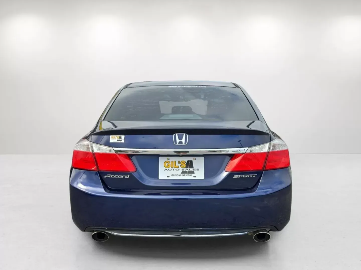 2015 Honda Accord Sedan Sport (1HGCR2F52FA) with an Other engine, located at 3959 U.S. 80 W, Phenix City, AL, 36870, (334) 297-4885, 32.469296, -85.135185 - Discover the perfect blend of style, comfort, and dependability with this 2015 Honda Accord Sedan, now available at Gils Auto in Phenix City, AL. Whether you're a commuter seeking a reliable daily driver or a growing family in need of a spacious vehicle, this car is designed to meet your every need. - Photo#7