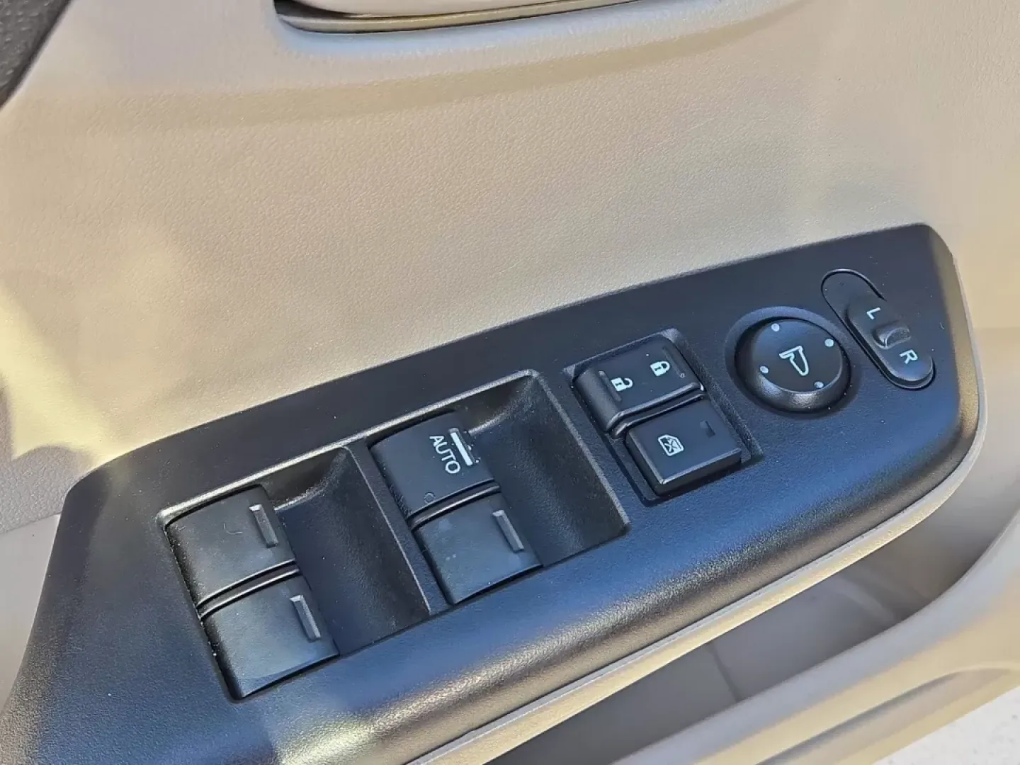 2015 Honda Civic Sedan LX (19XFB2F51FE) with an Other engine, located at 1430 Gateway Drive, Opelika, AL, 36801, (334) 239-0944, 32.637871, -85.409790 - Discover the perfect blend of reliability and affordability with the 2015 Honda Civic Sedan LX, available now at Gils Auto in Phenix City, AL. Whether you're commuting to work, running errands around town, or embarking on weekend adventures, this versatile sedan is designed for your lifestyle. With - Photo#10