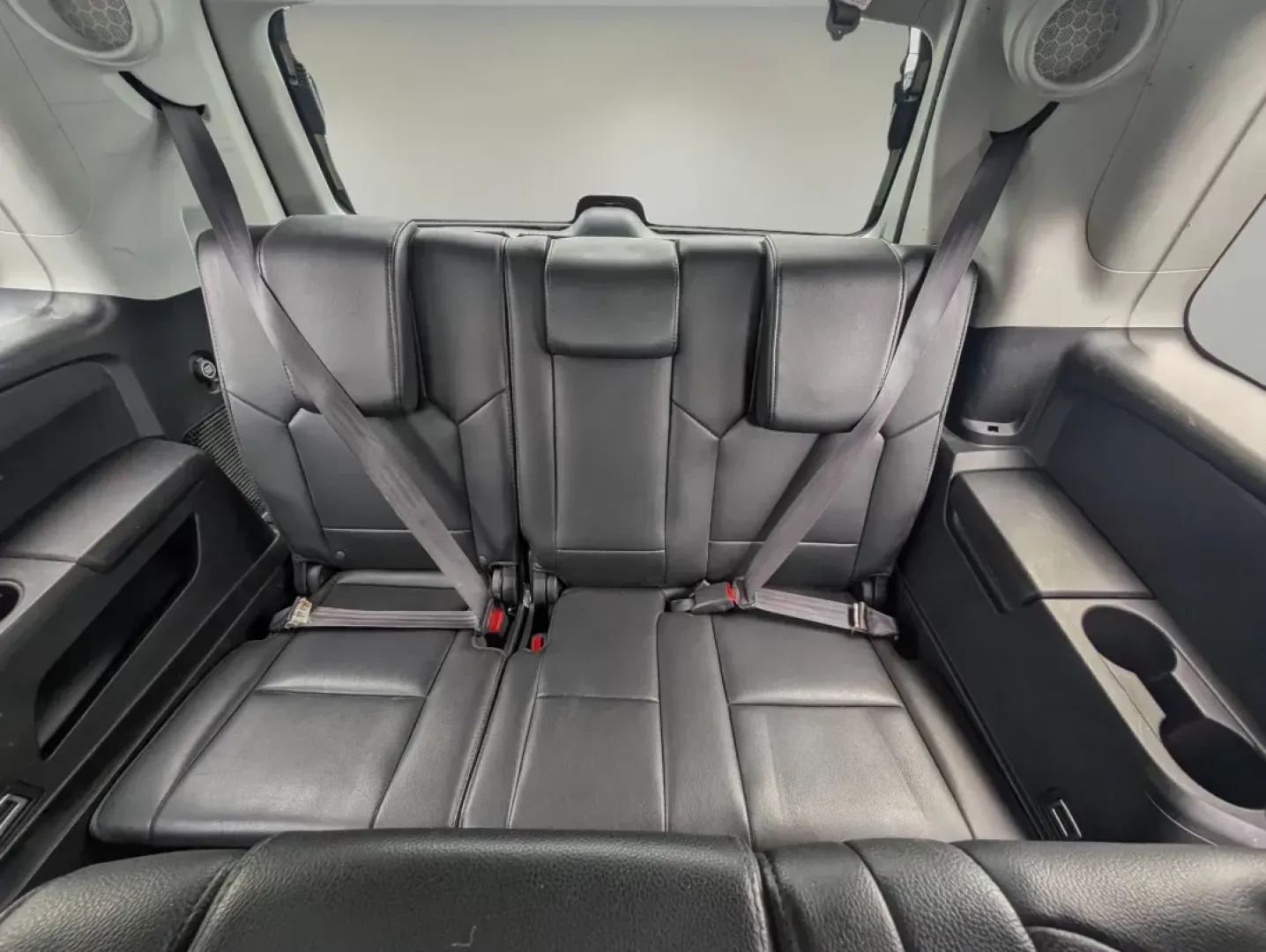 2015 Honda Pilot Touring (5FNYF3H90FB) with an Regular Unleaded V-6 3.5 L/212 engine, 5-Speed Automatic w/OD transmission, located at 804 22nd Ave, Phenix City, AL, 36870, (334) 297-1860, 32.484749, -85.024475 - Experience the ultimate family adventures with this stunning 2015 Honda Pilot Touring, now available at Gils Auto - Phenix City #2! Located at 804 22nd Ave, Phenix City, AL 36870, our dealership specializes in Buy Here Pay Here financing, making it easier than ever for you to drive home a reliable v - Photo#11