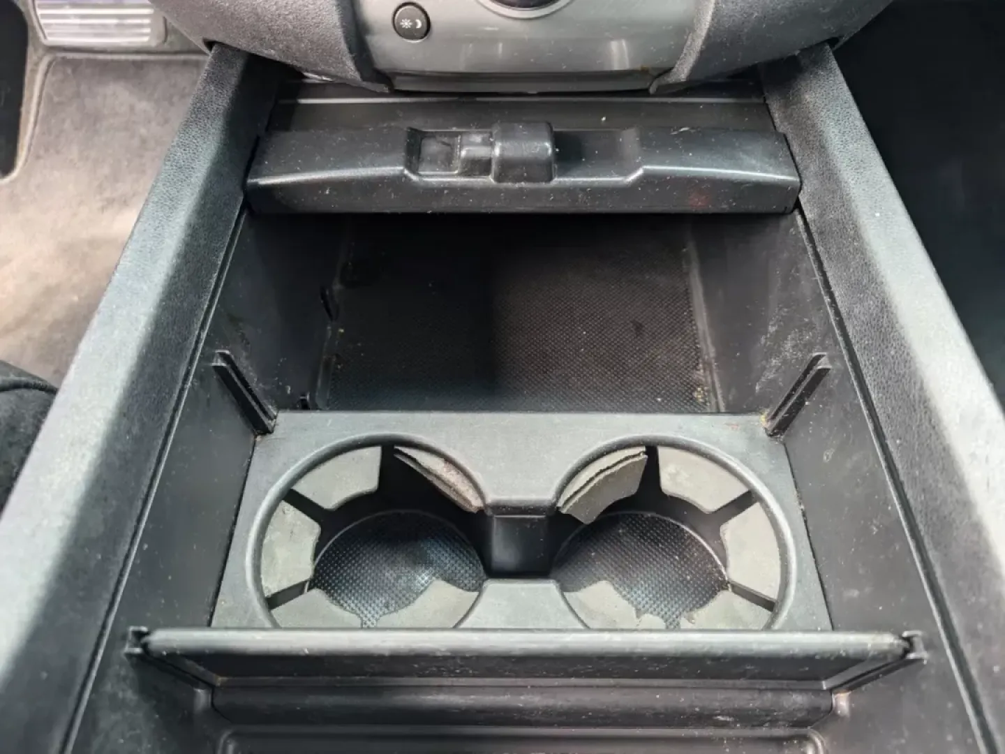 2015 Honda Pilot Touring (5FNYF3H90FB) with an Regular Unleaded V-6 3.5 L/212 engine, 5-Speed Automatic w/OD transmission, located at 804 22nd Ave, Phenix City, AL, 36870, (334) 297-1860, 32.484749, -85.024475 - Experience the ultimate family adventures with this stunning 2015 Honda Pilot Touring, now available at Gils Auto - Phenix City #2! Located at 804 22nd Ave, Phenix City, AL 36870, our dealership specializes in Buy Here Pay Here financing, making it easier than ever for you to drive home a reliable v - Photo#13