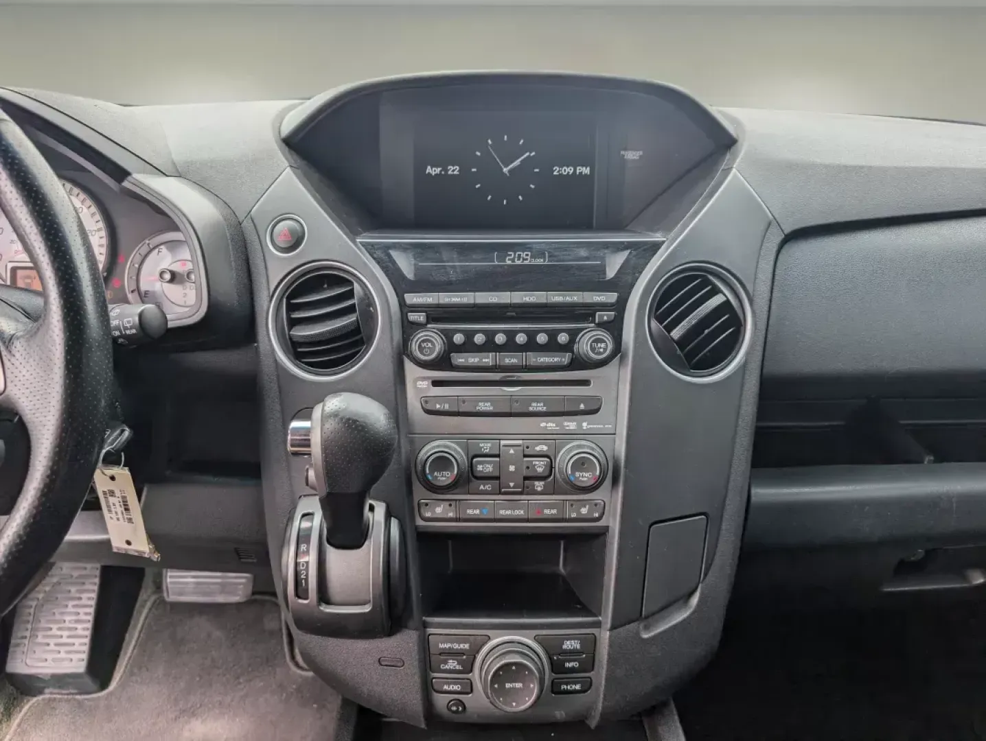 2015 Honda Pilot Touring (5FNYF3H90FB) with an Regular Unleaded V-6 3.5 L/212 engine, 5-Speed Automatic w/OD transmission, located at 804 22nd Ave, Phenix City, AL, 36870, (334) 297-1860, 32.484749, -85.024475 - Experience the ultimate family adventures with this stunning 2015 Honda Pilot Touring, now available at Gils Auto - Phenix City #2! Located at 804 22nd Ave, Phenix City, AL 36870, our dealership specializes in Buy Here Pay Here financing, making it easier than ever for you to drive home a reliable v - Photo#15