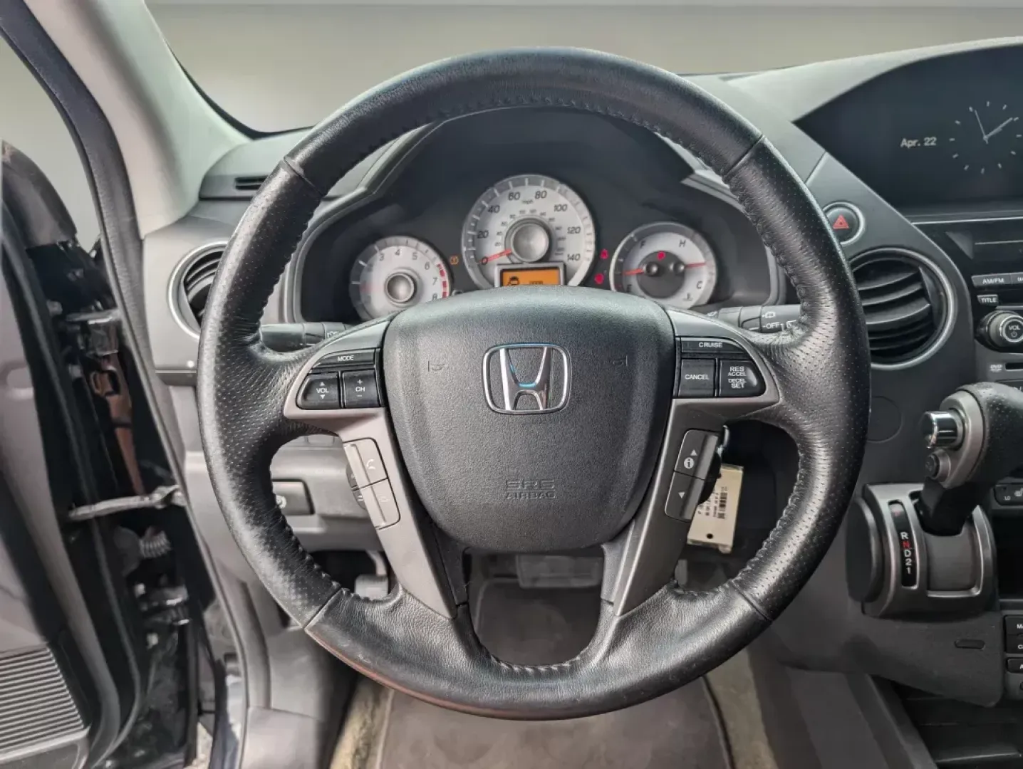 2015 Honda Pilot Touring (5FNYF3H90FB) with an Regular Unleaded V-6 3.5 L/212 engine, 5-Speed Automatic w/OD transmission, located at 804 22nd Ave, Phenix City, AL, 36870, (334) 297-1860, 32.484749, -85.024475 - Experience the ultimate family adventures with this stunning 2015 Honda Pilot Touring, now available at Gils Auto - Phenix City #2! Located at 804 22nd Ave, Phenix City, AL 36870, our dealership specializes in Buy Here Pay Here financing, making it easier than ever for you to drive home a reliable v - Photo#16