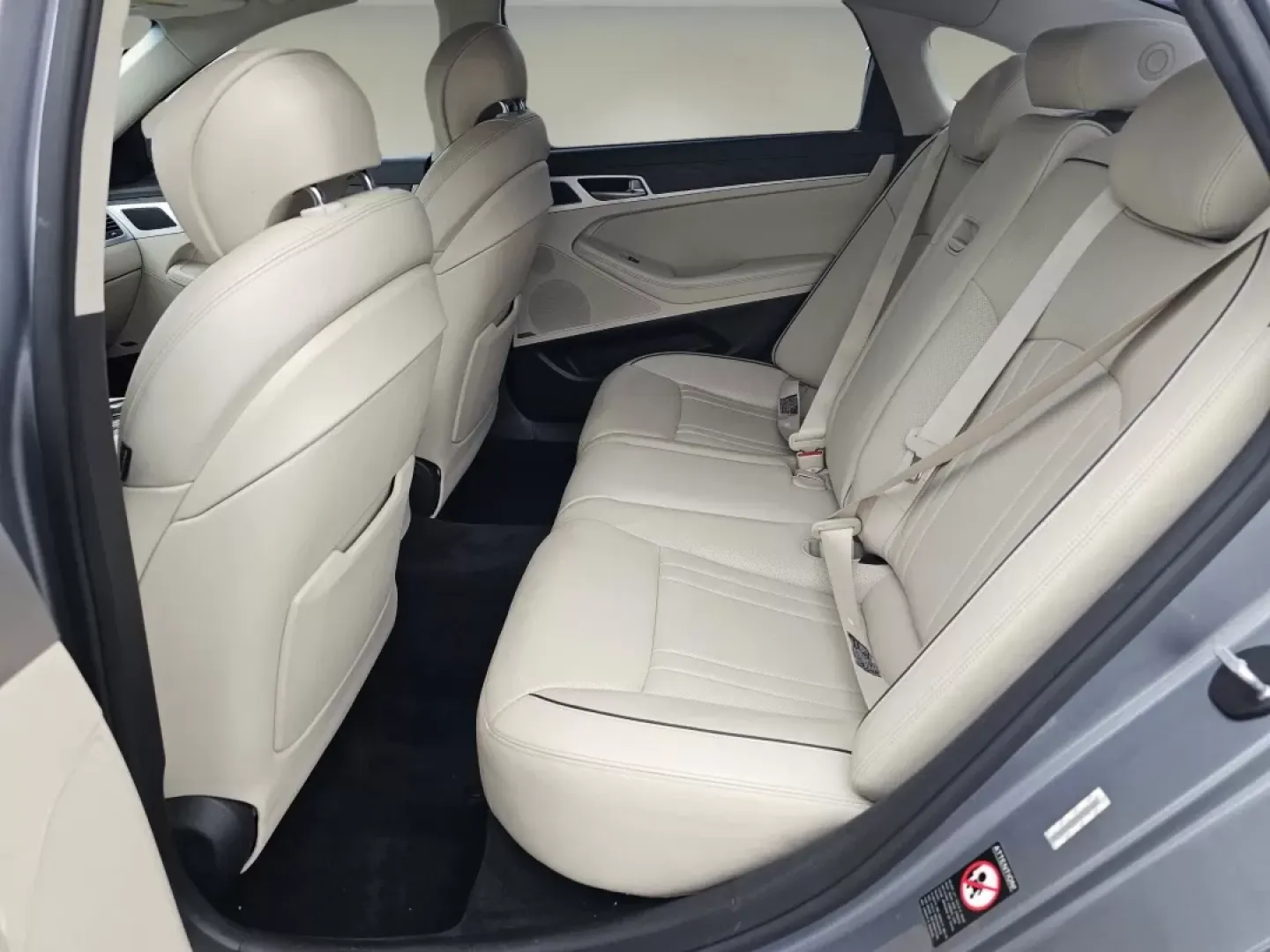 2015 /Ivory Hyundai Genesis 3.8L (KMHGN4JE8FU) with an Other engine, located at 3959 U.S. 80 W, Phenix City, AL, 36870, (334) 297-4885, 32.469296, -85.135185 - Embrace luxury and performance with this stunning 2015 Hyundai Genesis 3.8L, perfect for those seeking an elevated driving experience. Imagine cruising through the vibrant streets of Phenix City, AL, whether you're commuting to work, picking up the kids, or heading out for a weekend adventure. This - Photo#15