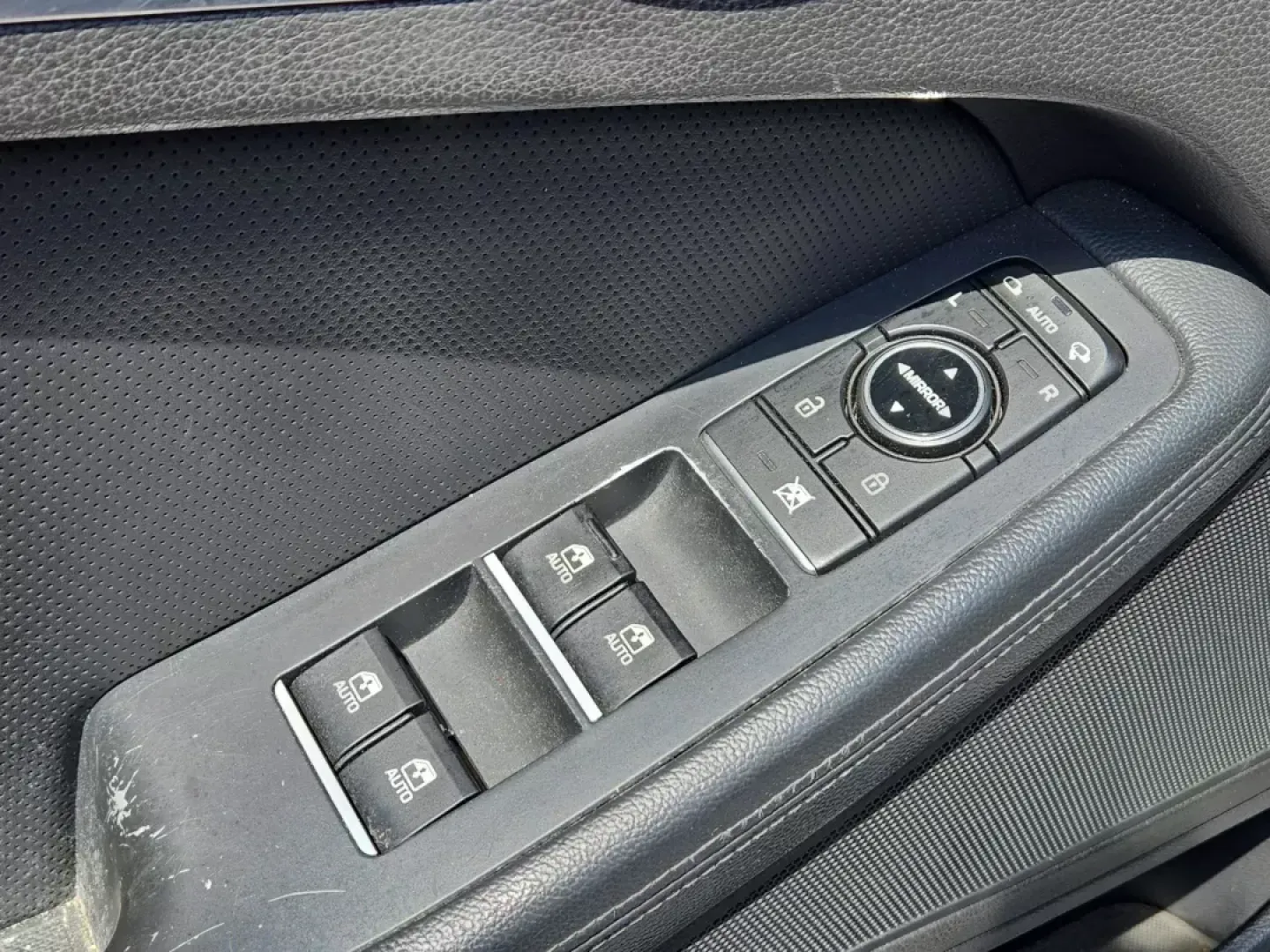2015 /Black Hyundai Genesis 3.8L (KMHGN4JEXFU) with an Other engine, located at 3959 U.S. 80 W, Phenix City, AL, 36870, (334) 297-4885, 32.469296, -85.135185 - **Elevate Your Driving Experience with the 2015 Hyundai Genesis at Gils Auto!**<br /> <br /> Are you in search of a refined and luxurious sedan that caters to your active lifestyle? Look no further! The 2015 Hyundai Genesis is designed for those who value both comfort and performance, making it perf - Photo#10