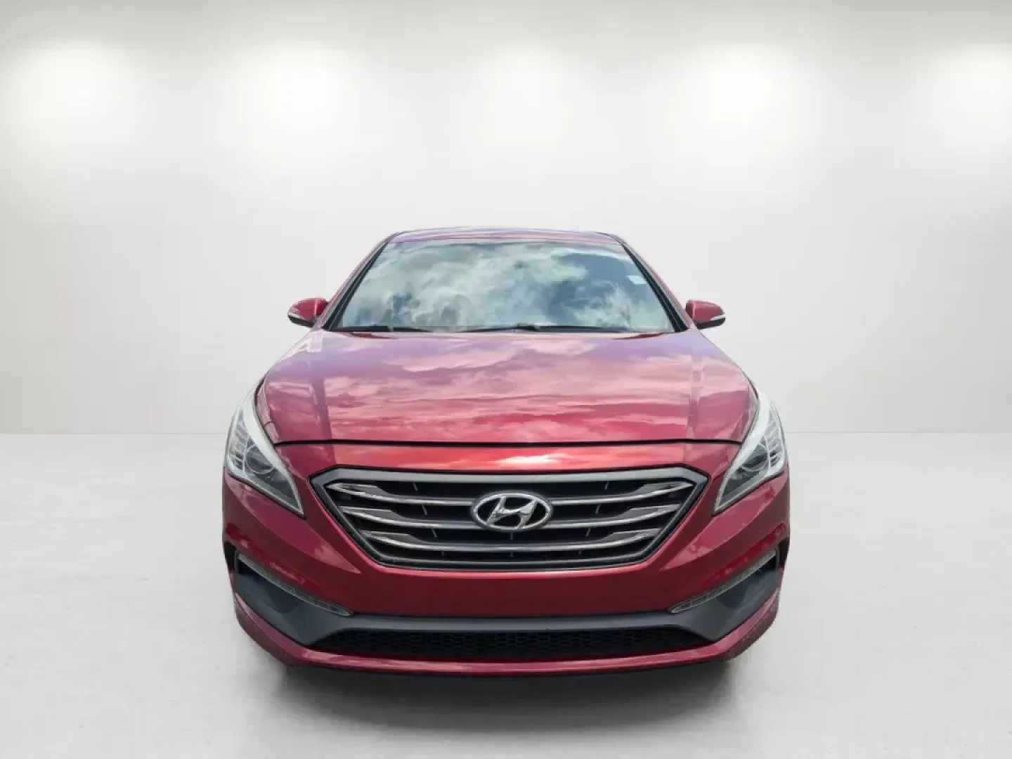 2015 /Gray Hyundai Sonata 2.4L Sport (5NPE34AF2FH) with an Regular Unleaded I-4 2.4 L/144 engine, 6-Speed Automatic w/OD transmission, located at 3959 U.S. 80 W, Phenix City, AL, 36870, (334) 297-4885, 32.469296, -85.135185 - 2015 Hyundai Sonata 2.4L Sport - Photo#1