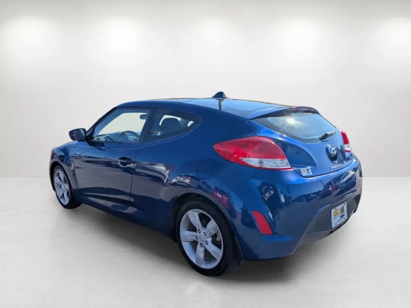 2015 /Black Hyundai Veloster (KMHTC6AD4FU) with an Other engine, located at 1430 Gateway Drive, Opelika, AL, 36801, (334) 239-0944, 32.637871, -85.409790 - Experience a dynamic lifestyle filled with excitement and adventure in this stunning 2015 Hyundai Veloster, now available at Gils Auto in Phenix City, AL! This sporty coupe is perfect for those who thrive on the thrill of the drive, whether you're navigating the bustling streets of downtown Phenix C - Photo#6