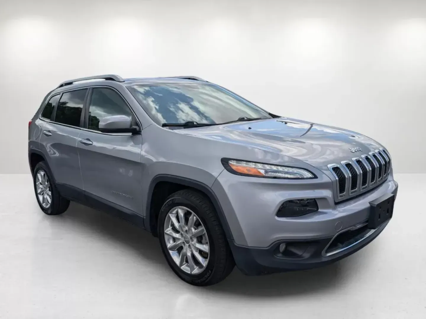 2015 /Black Jeep Cherokee Limited (1C4PJLDS8FW) with an Regular Unleaded V-6 3.2 L/198 engine, 9-Speed Automatic w/OD transmission, located at 3959 U.S. 80 W, Phenix City, AL, 36870, (334) 297-4885, 32.469296, -85.135185 - **Unleash Your Adventures with the 2015 Jeep Cherokee Limited at Gils Auto - Phenix City!**<br /> <br /> Are you ready to elevate your lifestyle? Whether you're carving through city streets, embarking on thrilling weekend getaways, or tackling daily commutes, the 2015 Jeep Cherokee Limited is built - Photo#2