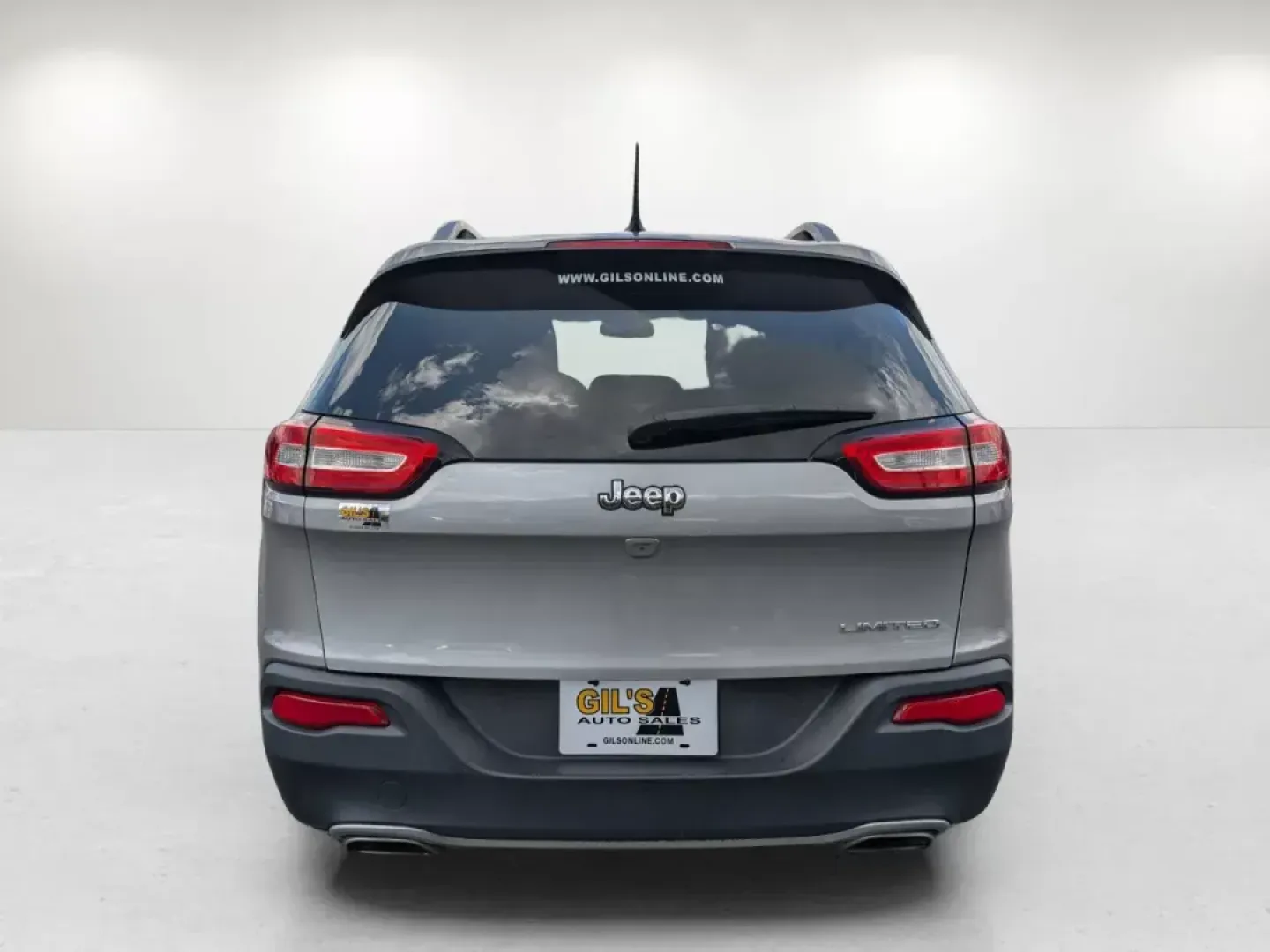 2015 /Black Jeep Cherokee Limited (1C4PJLDS8FW) with an Regular Unleaded V-6 3.2 L/198 engine, 9-Speed Automatic w/OD transmission, located at 3959 U.S. 80 W, Phenix City, AL, 36870, (334) 297-4885, 32.469296, -85.135185 - **Unleash Your Adventures with the 2015 Jeep Cherokee Limited at Gils Auto - Phenix City!**<br /> <br /> Are you ready to elevate your lifestyle? Whether you're carving through city streets, embarking on thrilling weekend getaways, or tackling daily commutes, the 2015 Jeep Cherokee Limited is built - Photo#5