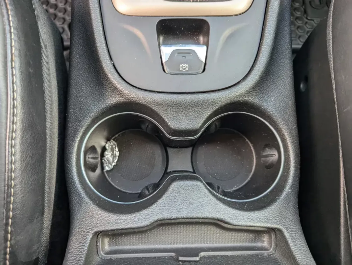2015 /Black Jeep Cherokee Limited (1C4PJLDS8FW) with an Regular Unleaded V-6 3.2 L/198 engine, 9-Speed Automatic w/OD transmission, located at 3959 U.S. 80 W, Phenix City, AL, 36870, (334) 297-4885, 32.469296, -85.135185 - **Unleash Your Adventures with the 2015 Jeep Cherokee Limited at Gils Auto - Phenix City!**<br /> <br /> Are you ready to elevate your lifestyle? Whether you're carving through city streets, embarking on thrilling weekend getaways, or tackling daily commutes, the 2015 Jeep Cherokee Limited is built - Photo#11
