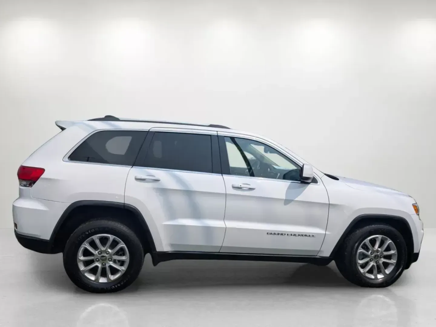 2015 /Lt Frost Beige/Black Jeep Grand Cherokee Laredo (1C4RJEAG2FC) with an Other engine, located at 521 Old Farm Lane Rd, Prattville, AL, 36066, (334) 325-1505, 32.482460, -86.416367 - **Explore New Horizons with the 2015 Jeep Grand Cherokee Laredo Perfect for Life's Adventures!**<br /> <br /> If you're searching for a vehicle that seamlessly blends comfort, capability, and style, look no further than the 2015 Jeep Grand Cherokee Laredo available at Gils Auto in Prattville, AL. T - Photo#3
