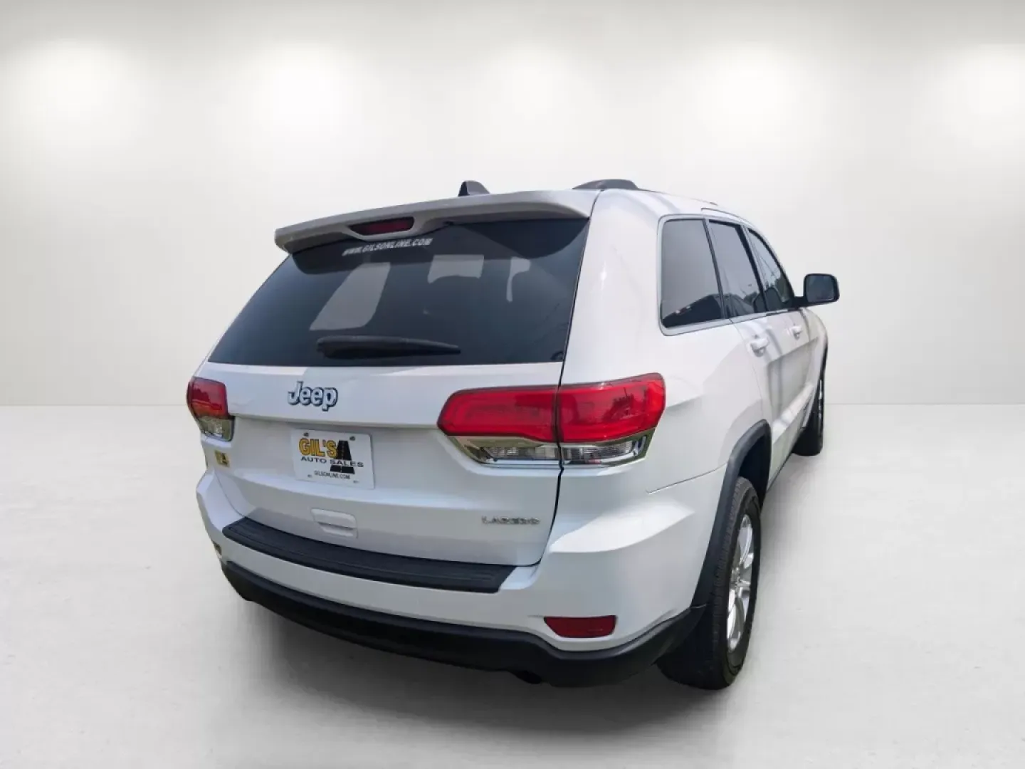 2015 /Lt Frost Beige/Black Jeep Grand Cherokee Laredo (1C4RJEAG2FC) with an Other engine, located at 1430 Gateway Drive, Opelika, AL, 36801, (334) 239-0944, 32.637871, -85.409790 - **Explore New Horizons with the 2015 Jeep Grand Cherokee Laredo Perfect for Life's Adventures!**<br /> <br /> If you're searching for a vehicle that seamlessly blends comfort, capability, and style, look no further than the 2015 Jeep Grand Cherokee Laredo available at Gils Auto in Prattville, AL. T - Photo#4