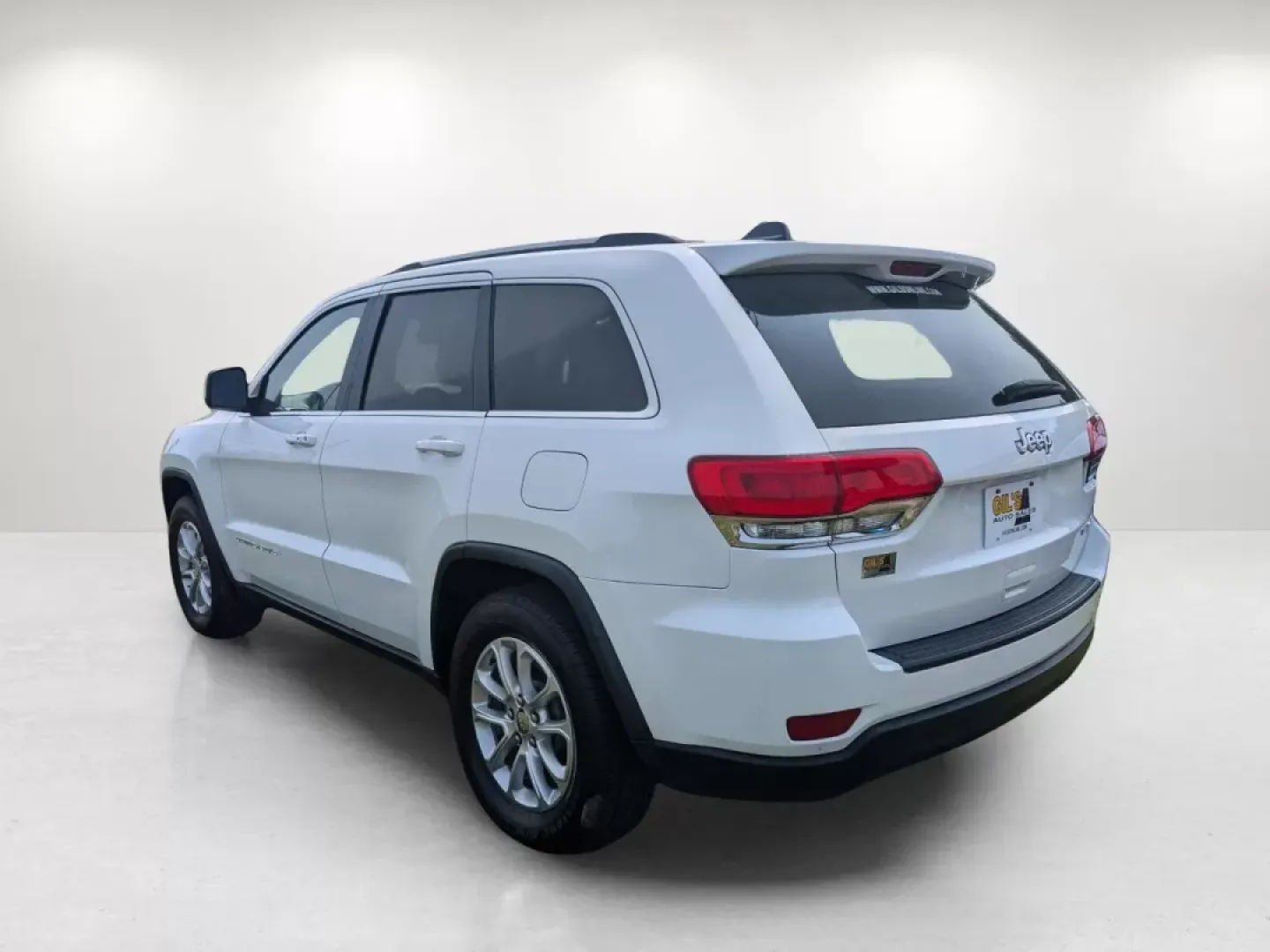 2015 /Lt Frost Beige/Black Jeep Grand Cherokee Laredo (1C4RJEAG2FC) with an Other engine, located at 1430 Gateway Drive, Opelika, AL, 36801, (334) 239-0944, 32.637871, -85.409790 - **Explore New Horizons with the 2015 Jeep Grand Cherokee Laredo Perfect for Life's Adventures!**<br /> <br /> If you're searching for a vehicle that seamlessly blends comfort, capability, and style, look no further than the 2015 Jeep Grand Cherokee Laredo available at Gils Auto in Prattville, AL. T - Photo#6