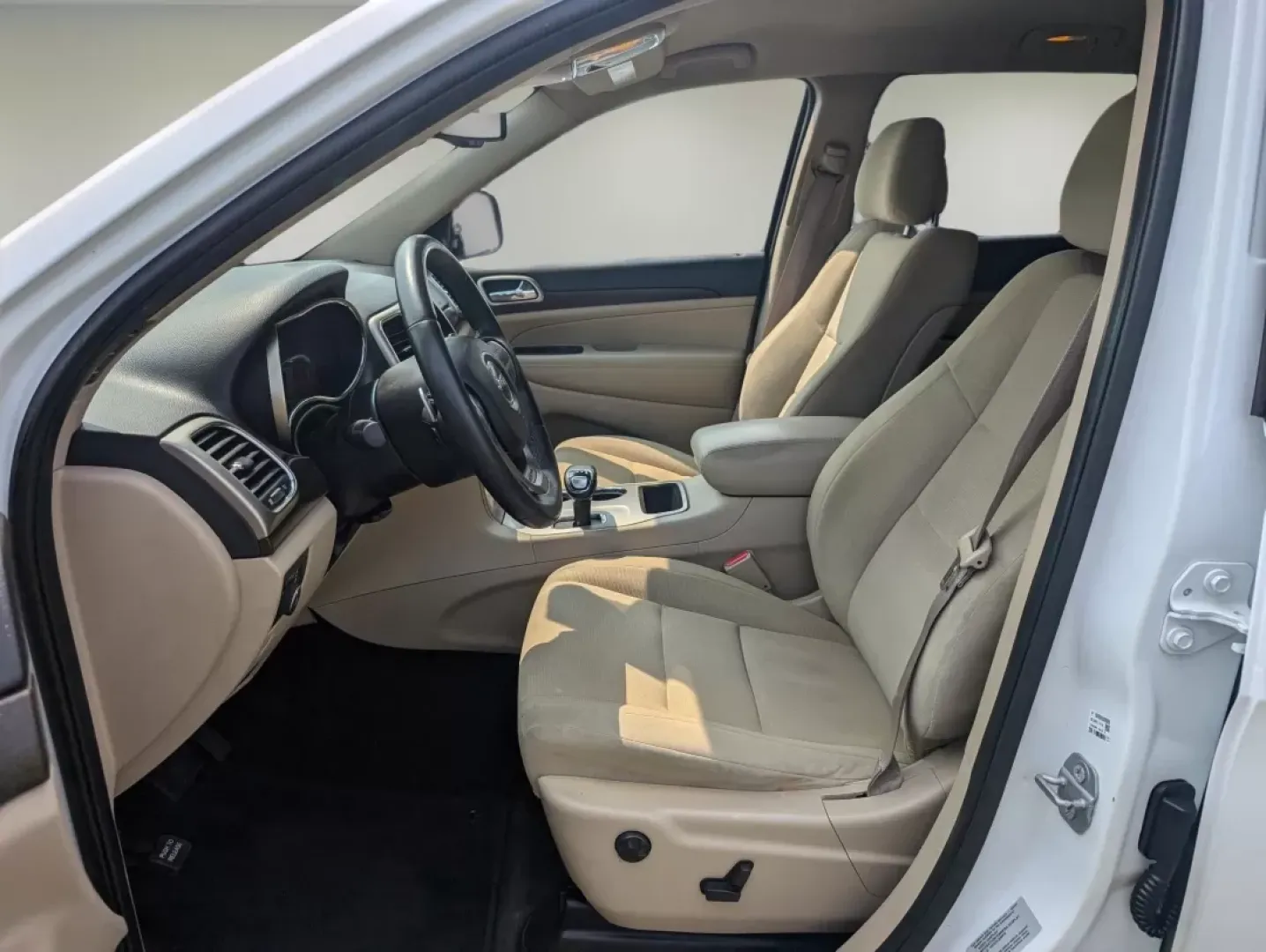 2015 /Lt Frost Beige/Black Jeep Grand Cherokee Laredo (1C4RJEAG2FC) with an Other engine, located at 1430 Gateway Drive, Opelika, AL, 36801, (334) 239-0944, 32.637871, -85.409790 - **Explore New Horizons with the 2015 Jeep Grand Cherokee Laredo Perfect for Life's Adventures!**<br /> <br /> If you're searching for a vehicle that seamlessly blends comfort, capability, and style, look no further than the 2015 Jeep Grand Cherokee Laredo available at Gils Auto in Prattville, AL. T - Photo#9